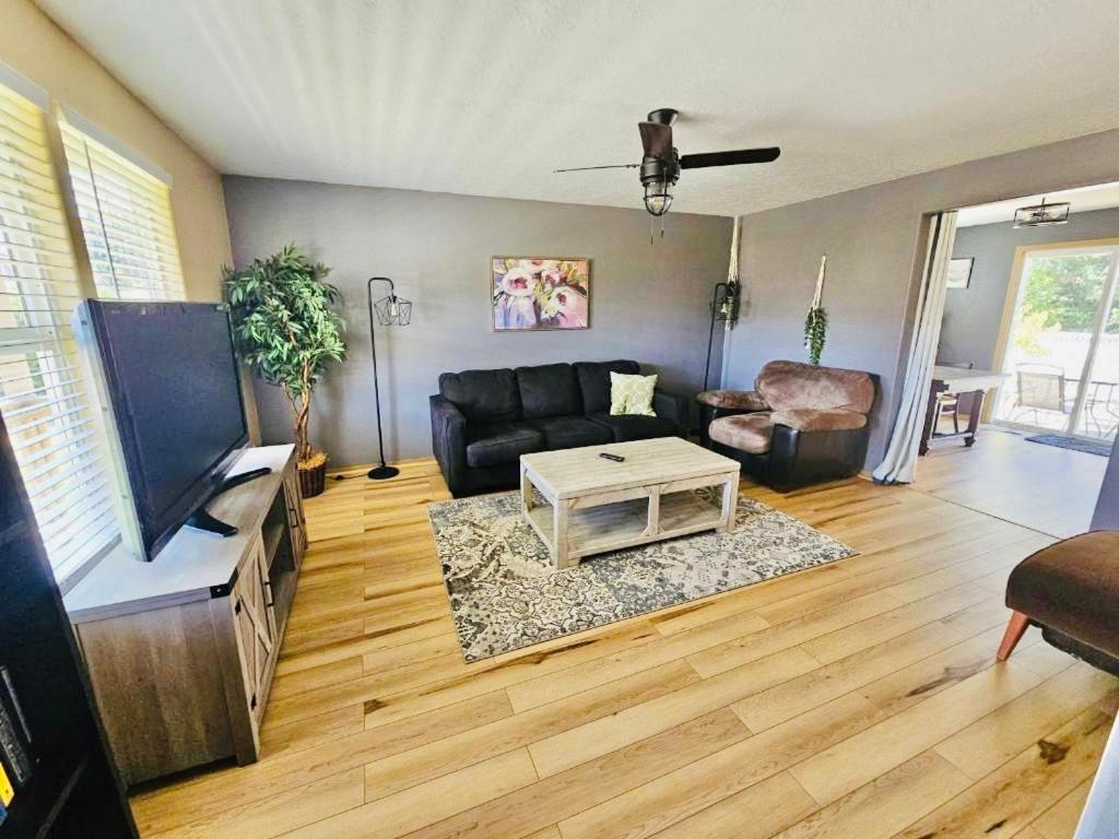 Four-Bedroom House - Photo 9