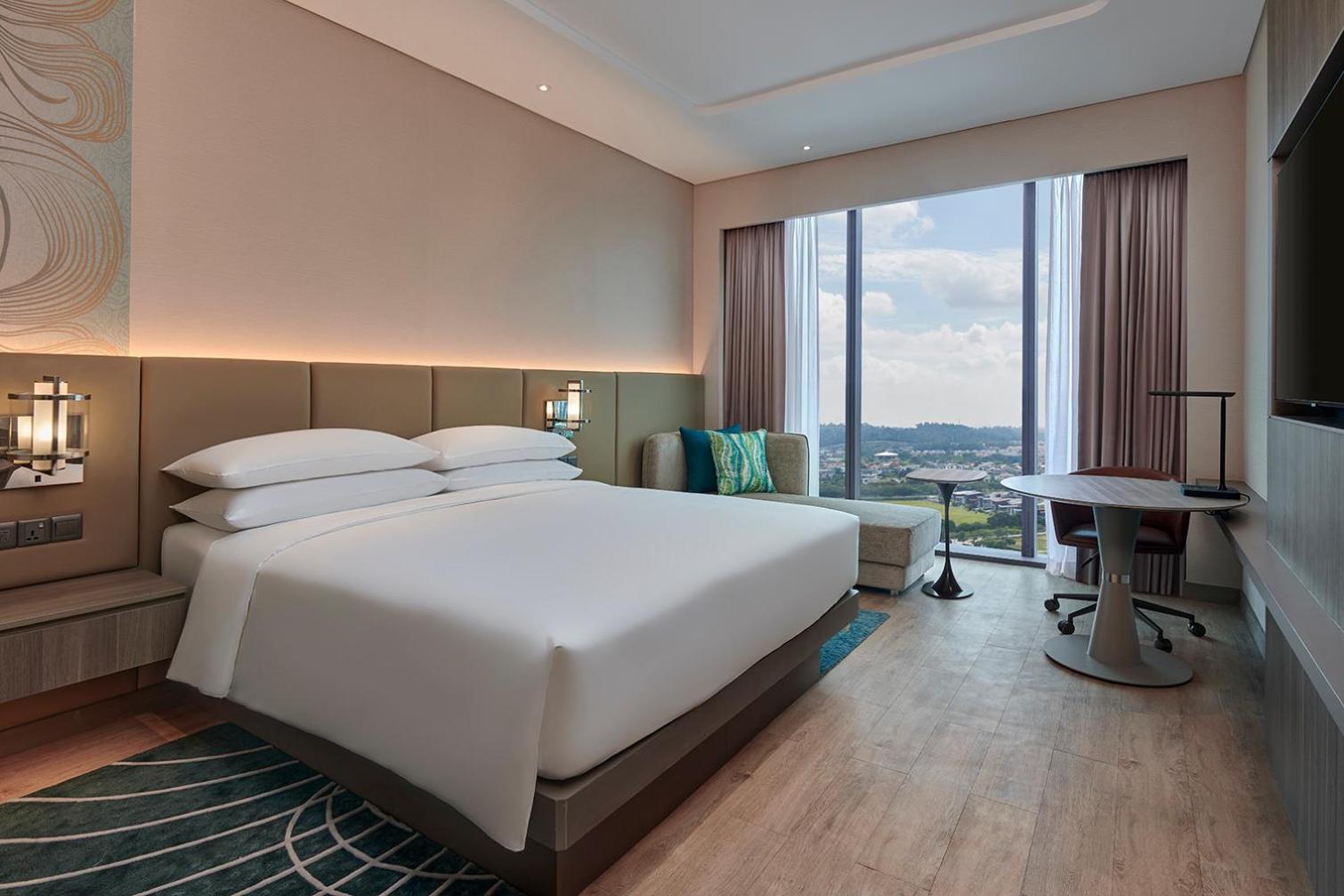 Deluxe Room King - Photo 2