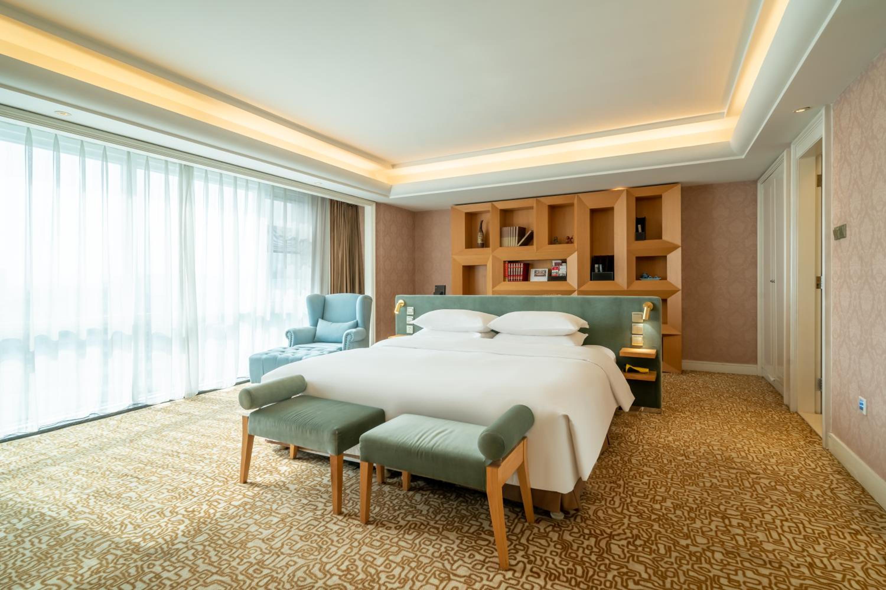 Business King Suite - Non-Smoking