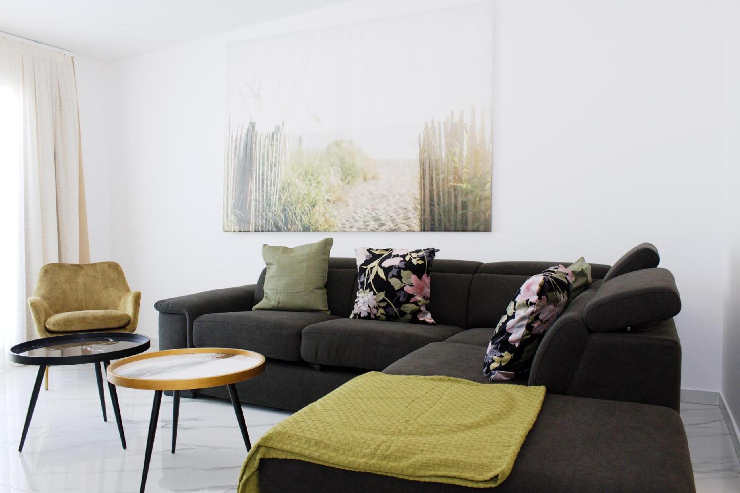 Apartment with Mountain View photo 3