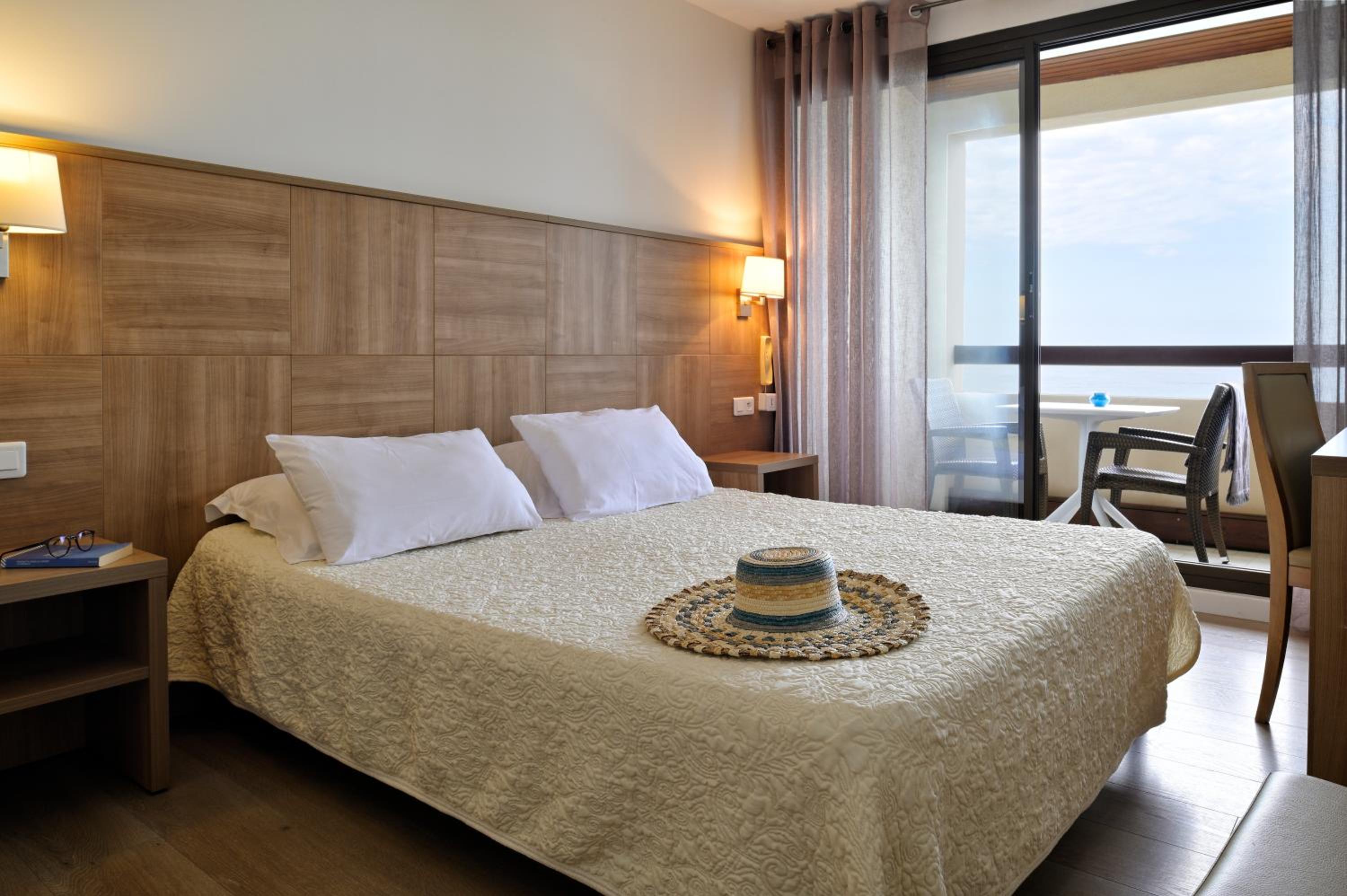 Quarto Duplo ou Twin com Terraço e Vista para o Mar