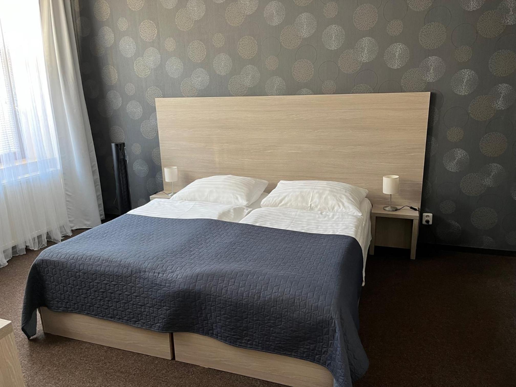 Double or Twin Room - Photo 3