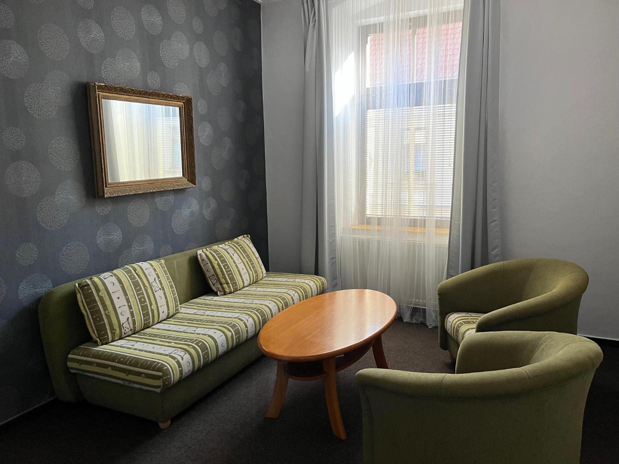 Suite - Photo 2