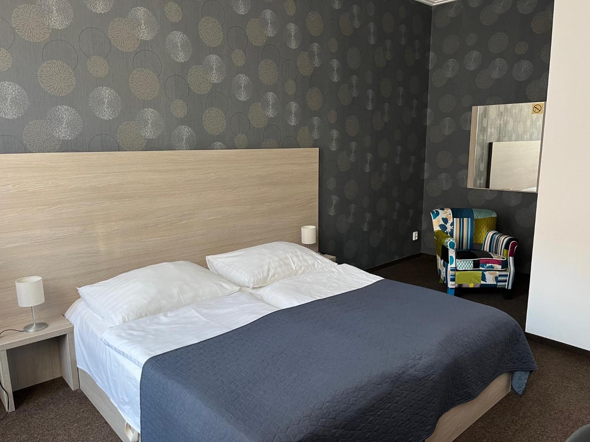 Suite - Photo 3