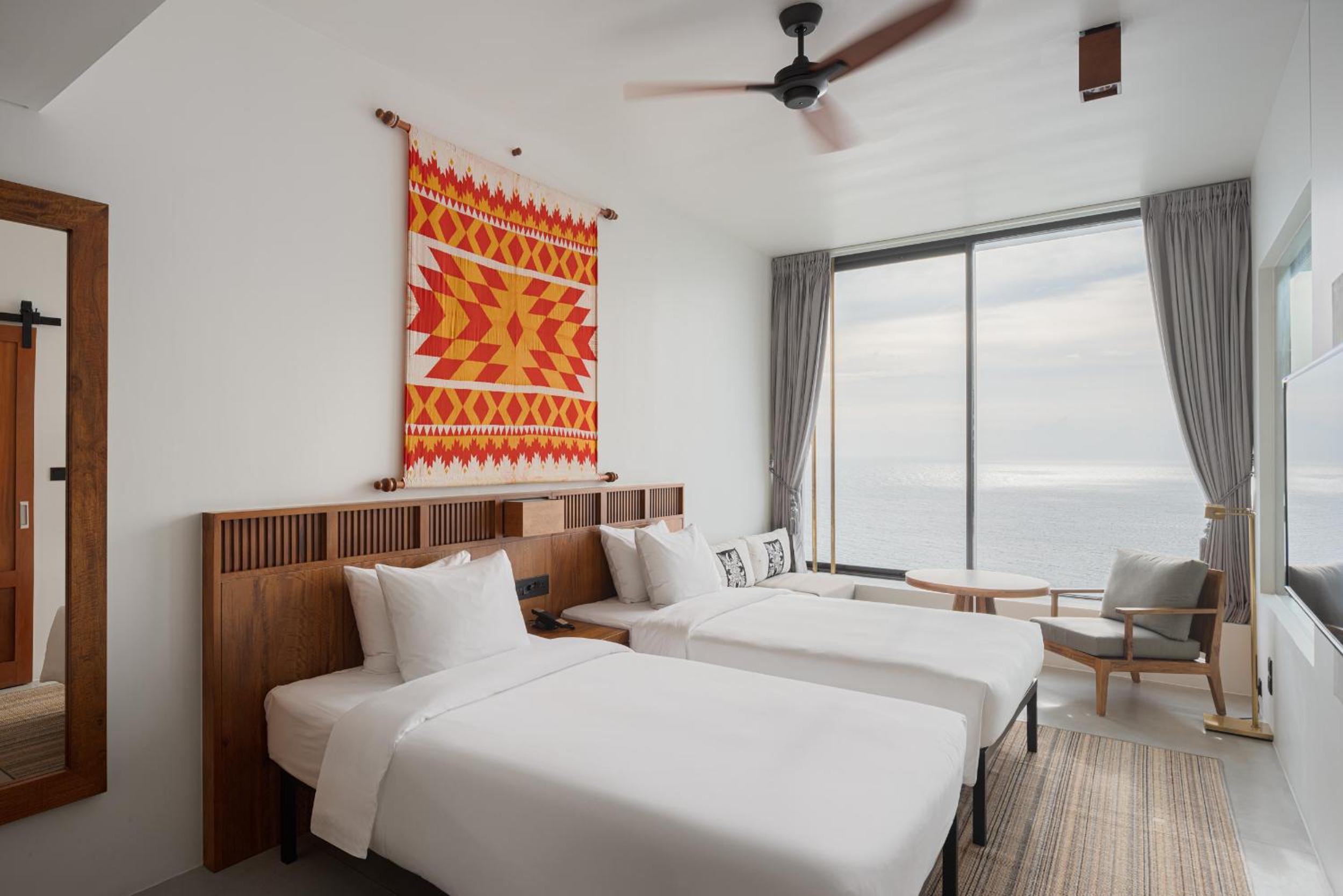 Deluxe Twin Sea View Room - Photo 1