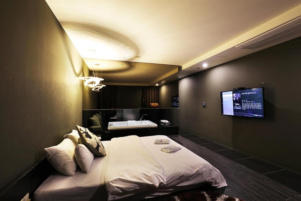 Standard Double Room - Photo 5