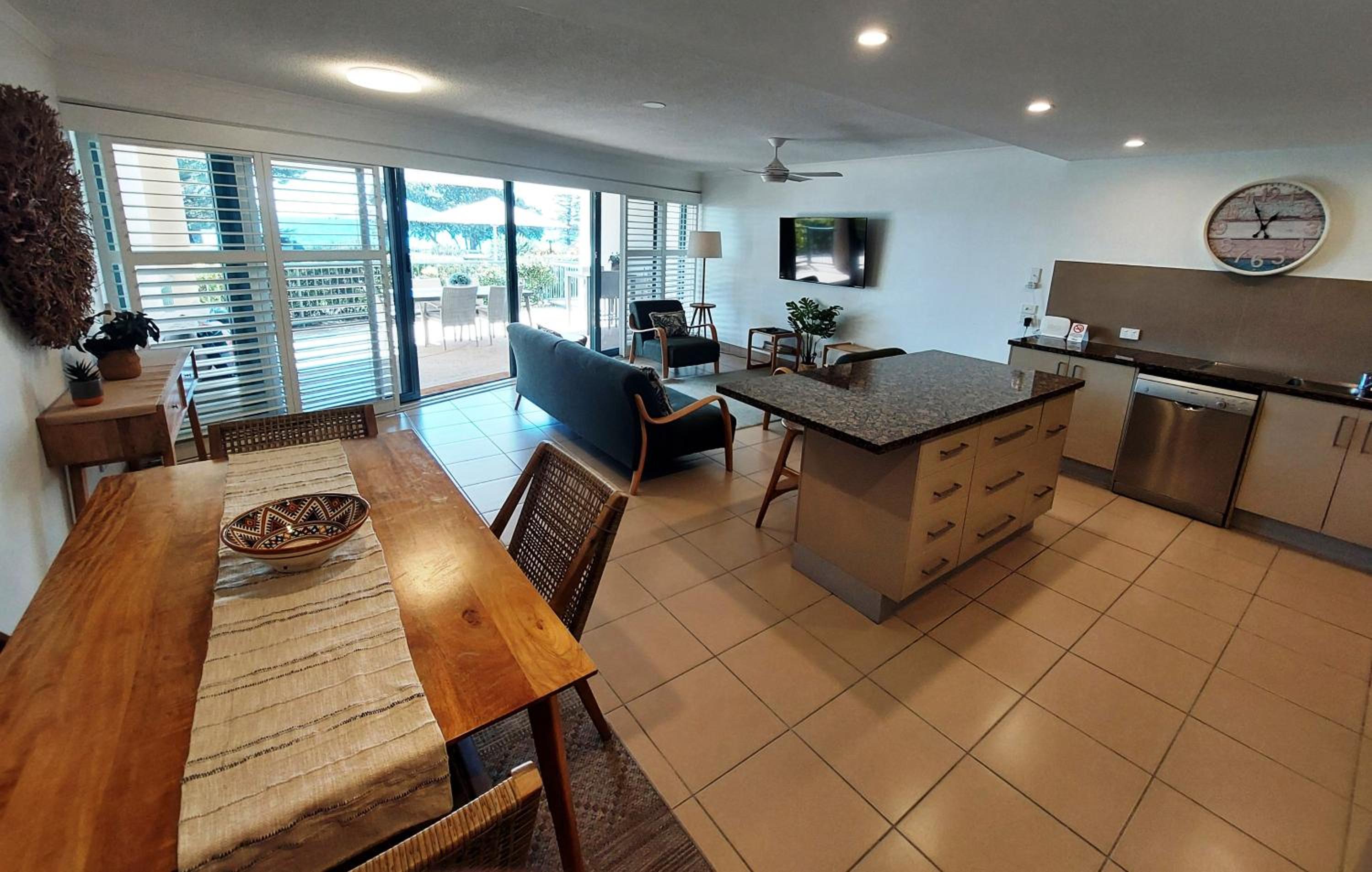 One-Bedroom Apartment Ocean Views Lower Level photo 2