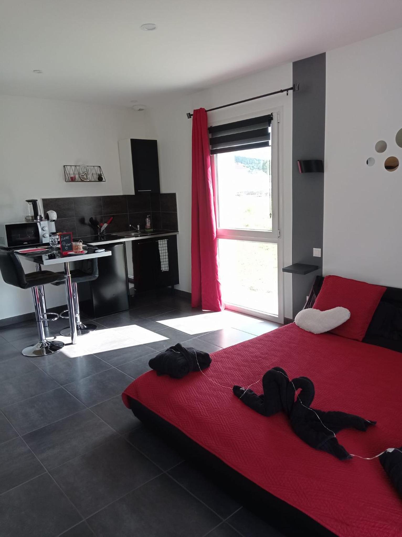 Double Room with Spa Bath - Photo 3