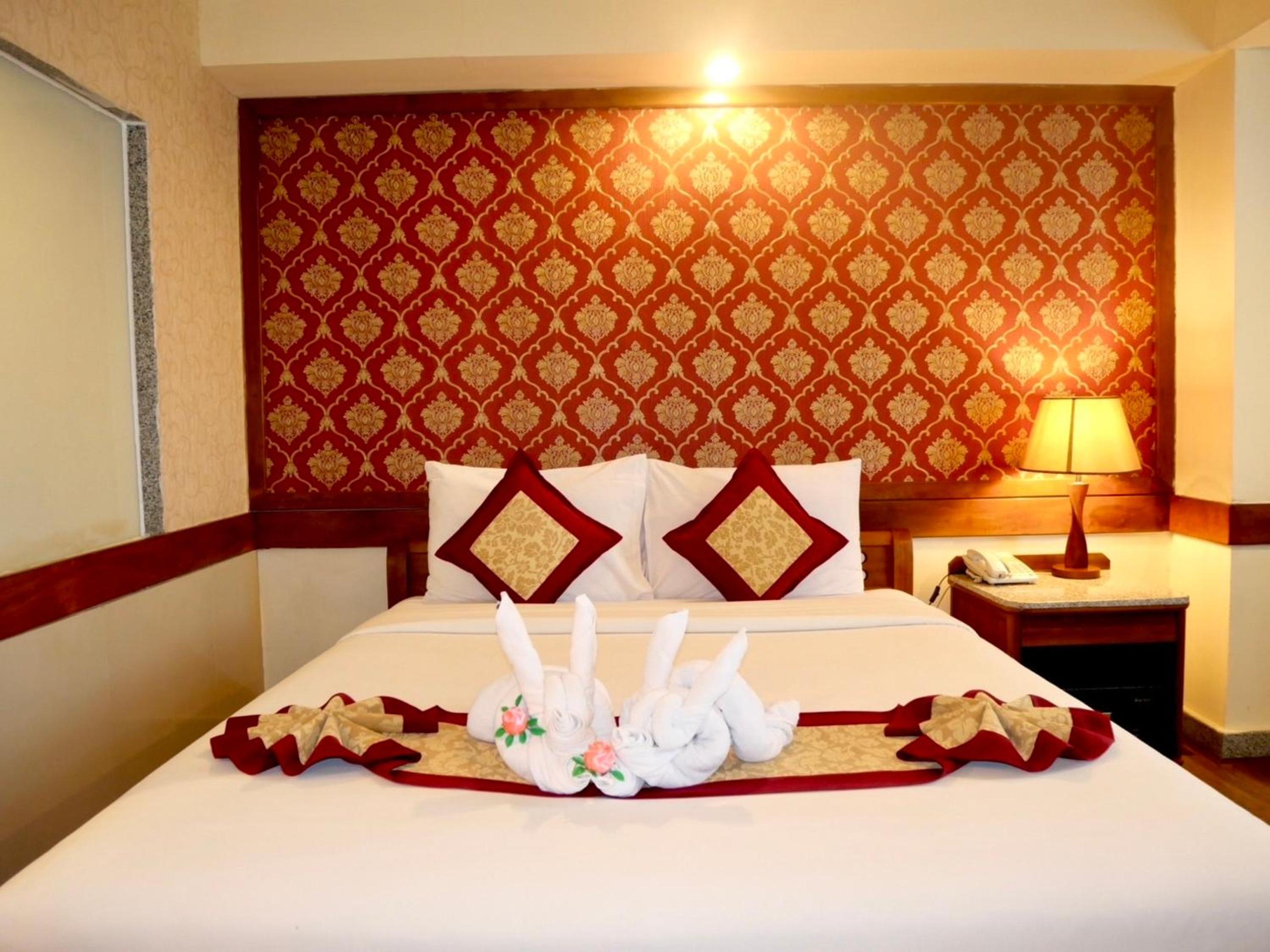 Deluxe Double Room - Photo 8