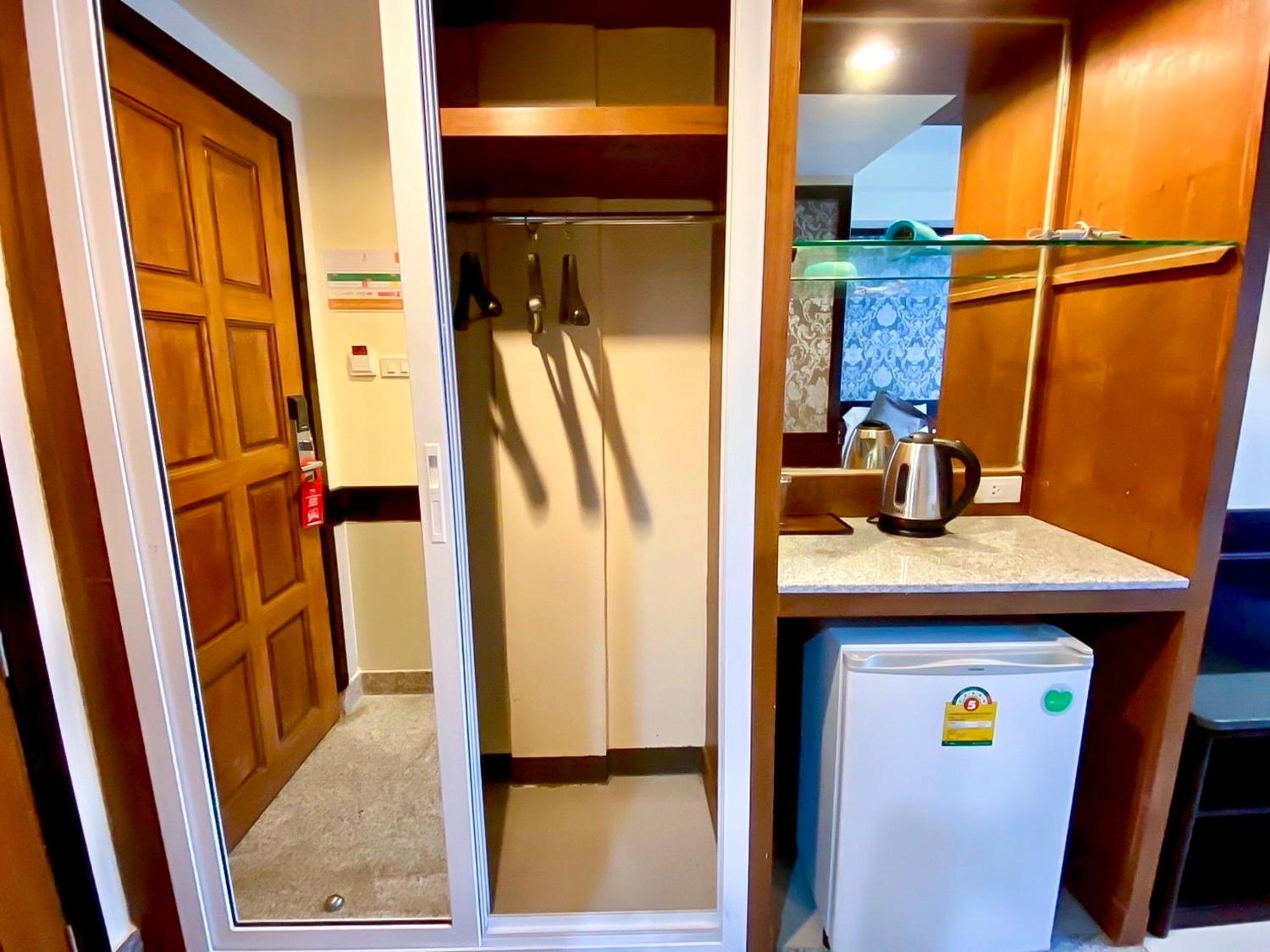 Deluxe Twin Room - Photo 3