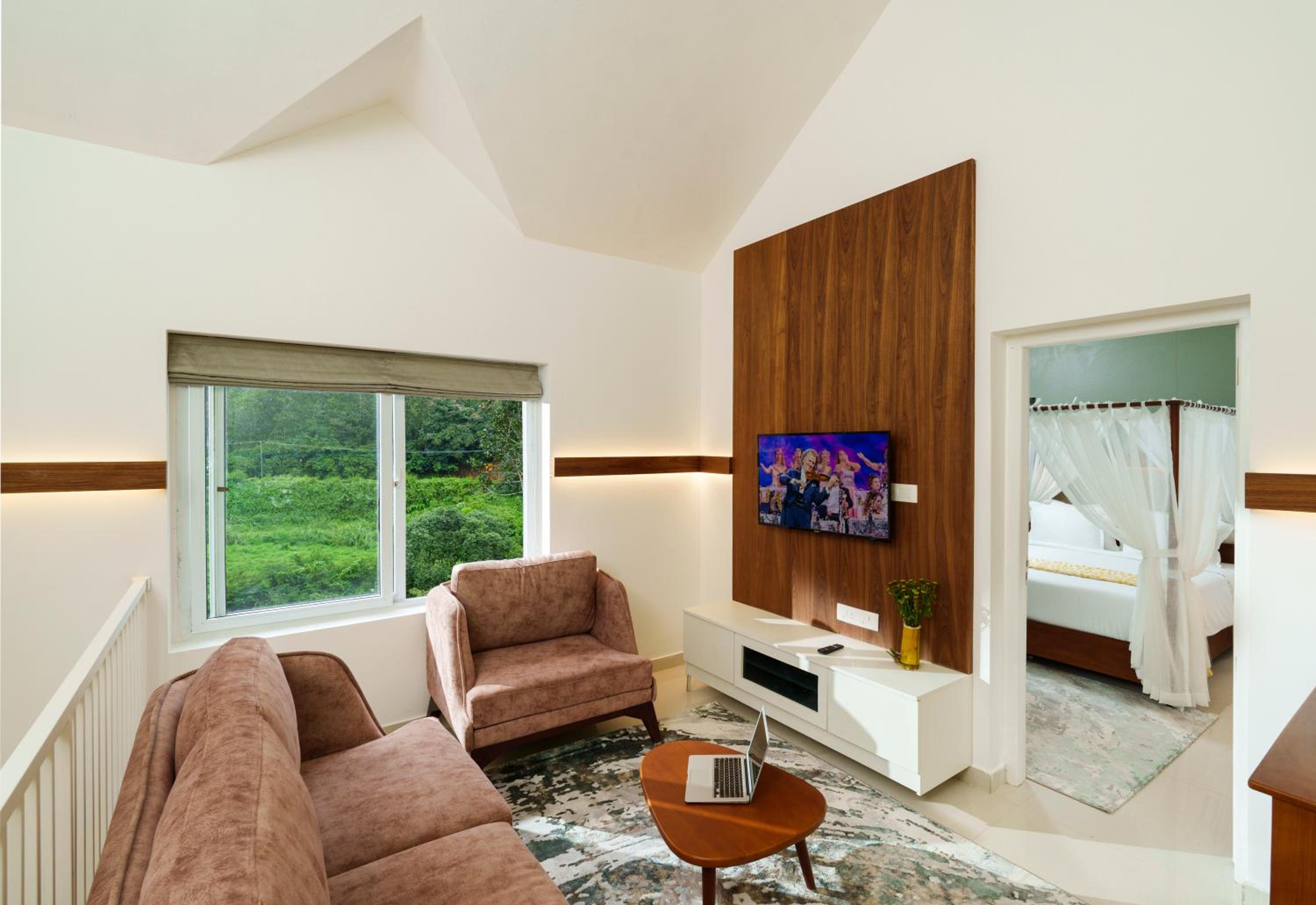 Suite with Mountain View