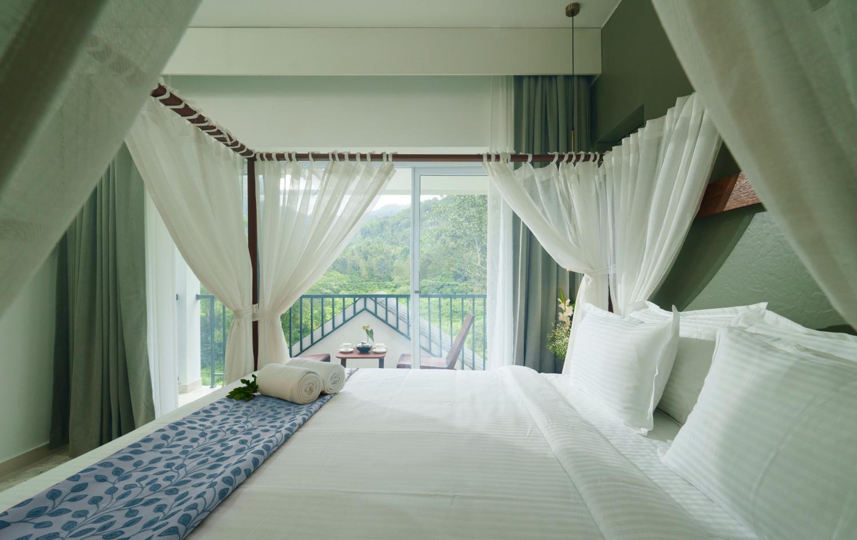 Suite with Hot Tub