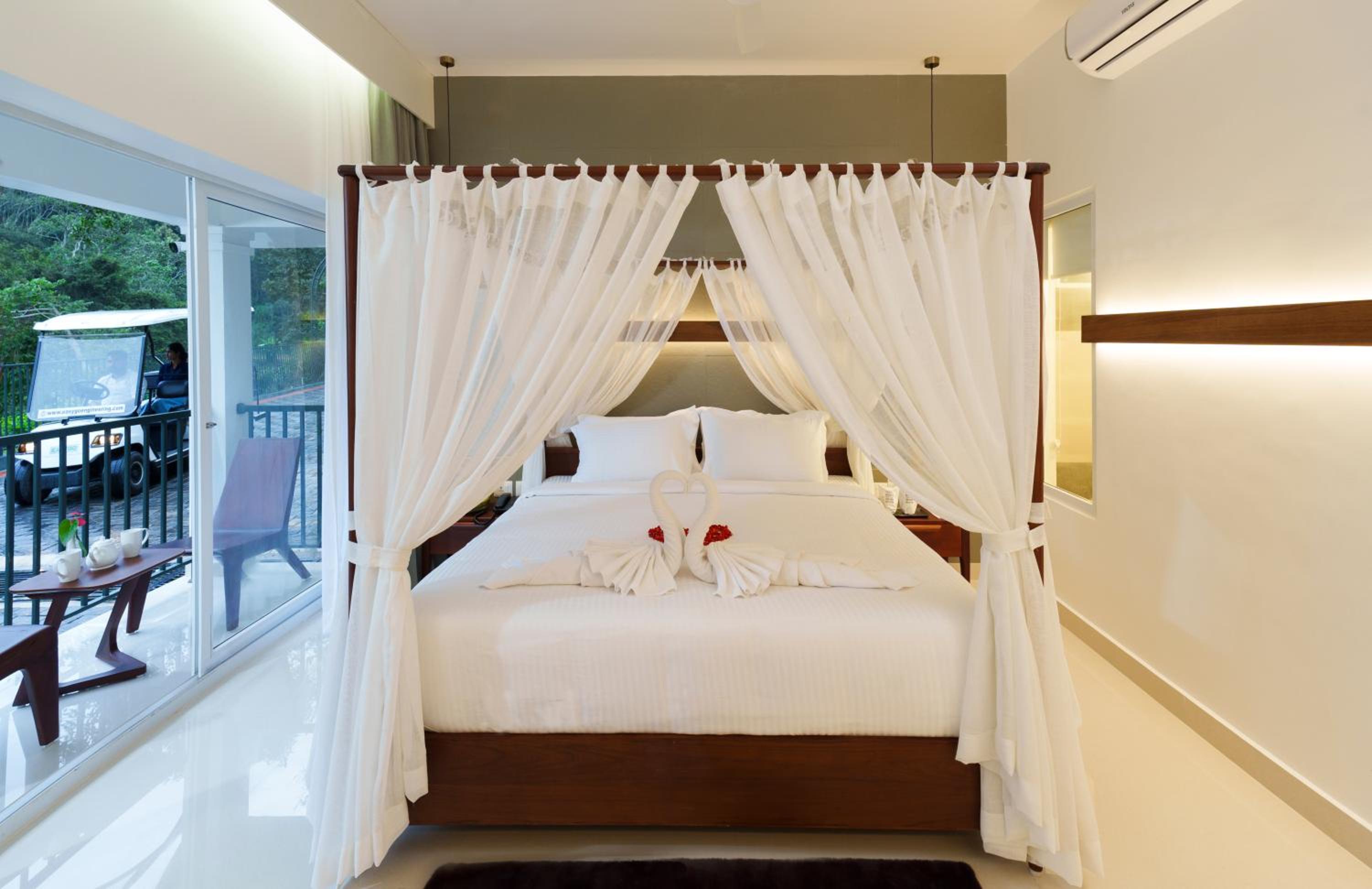 Suite with Hot Tub