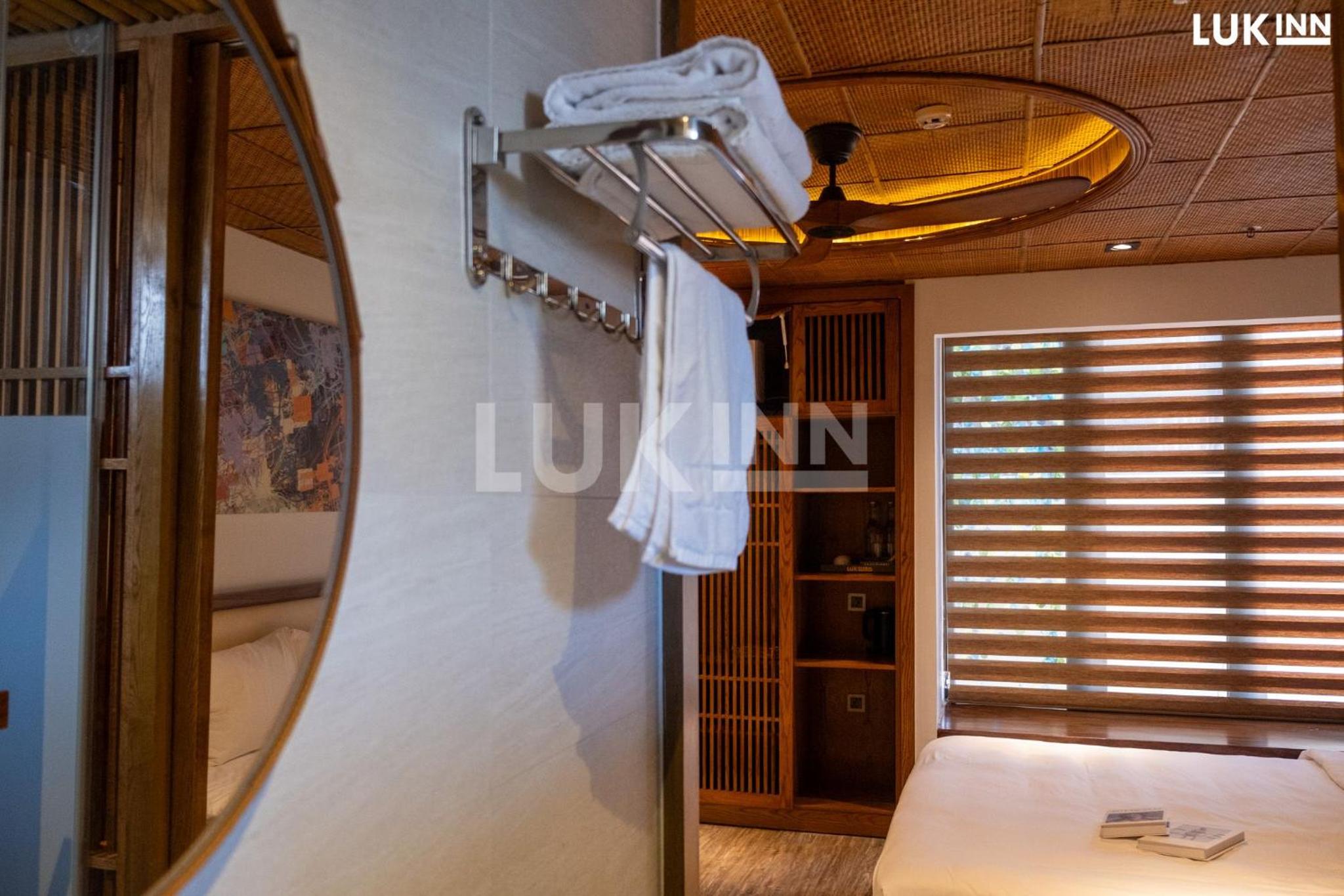 Deluxe Double Room - Photo 12