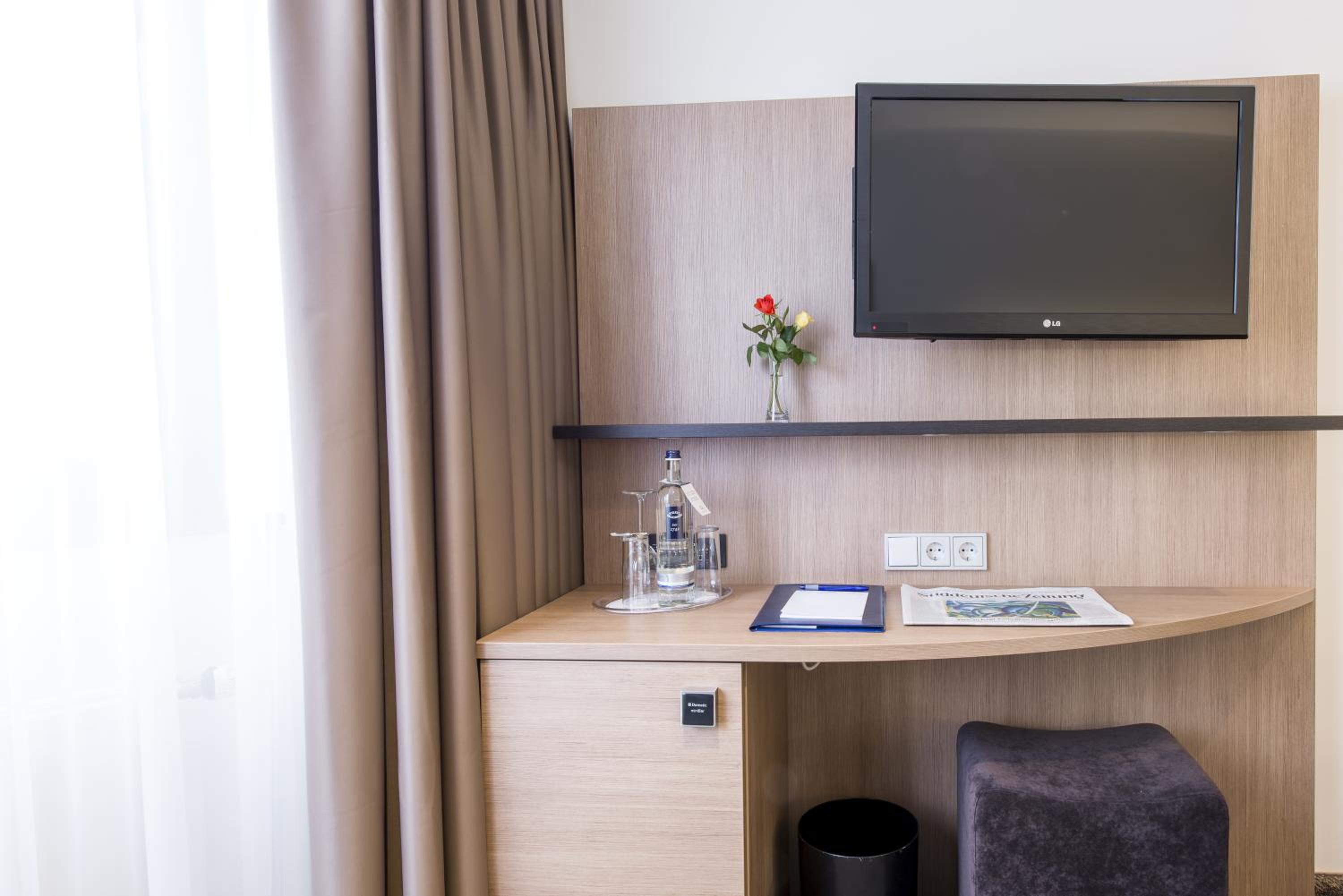 Business Double Room - Photo 4