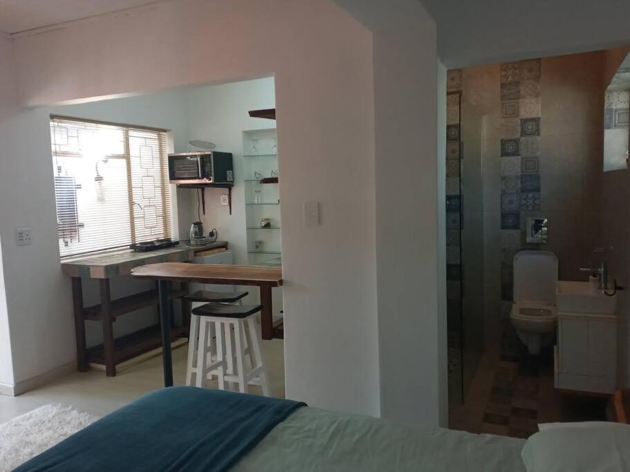 One-Bedroom Apartment photo 3