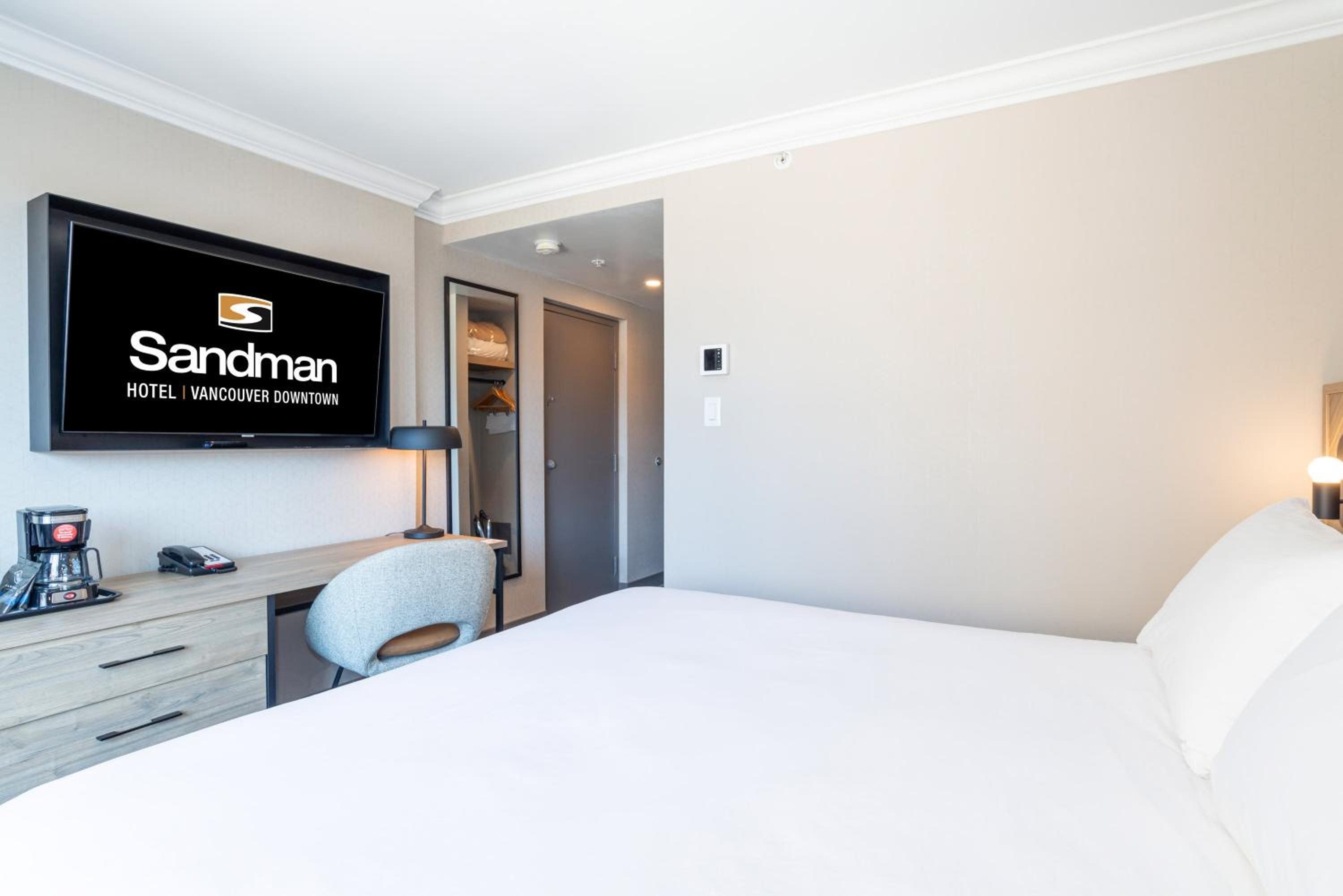 Standard Room, 1 King Bed, North Tower