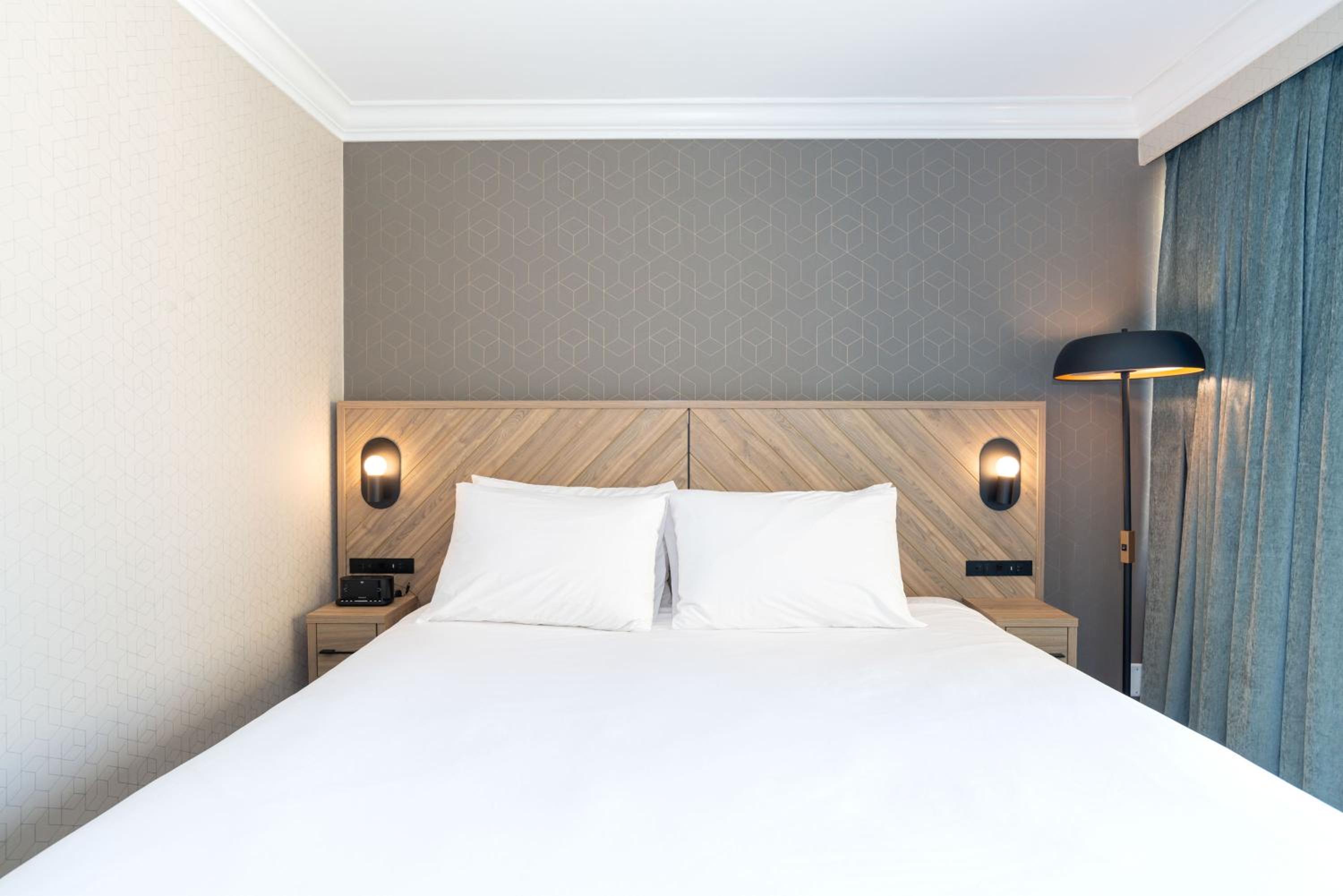 Standard Room, 1 King Bed, North Tower