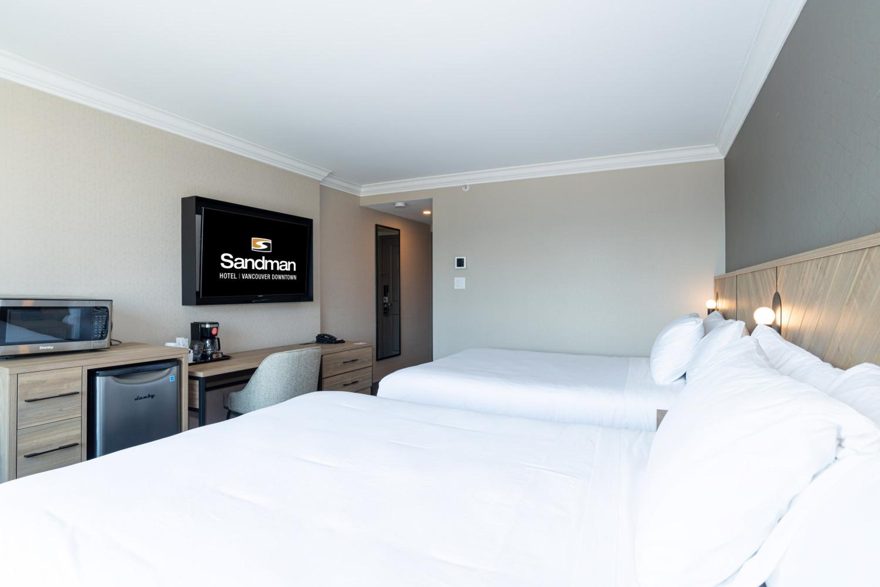 Standard Room, 2 Queen Beds, North Tower