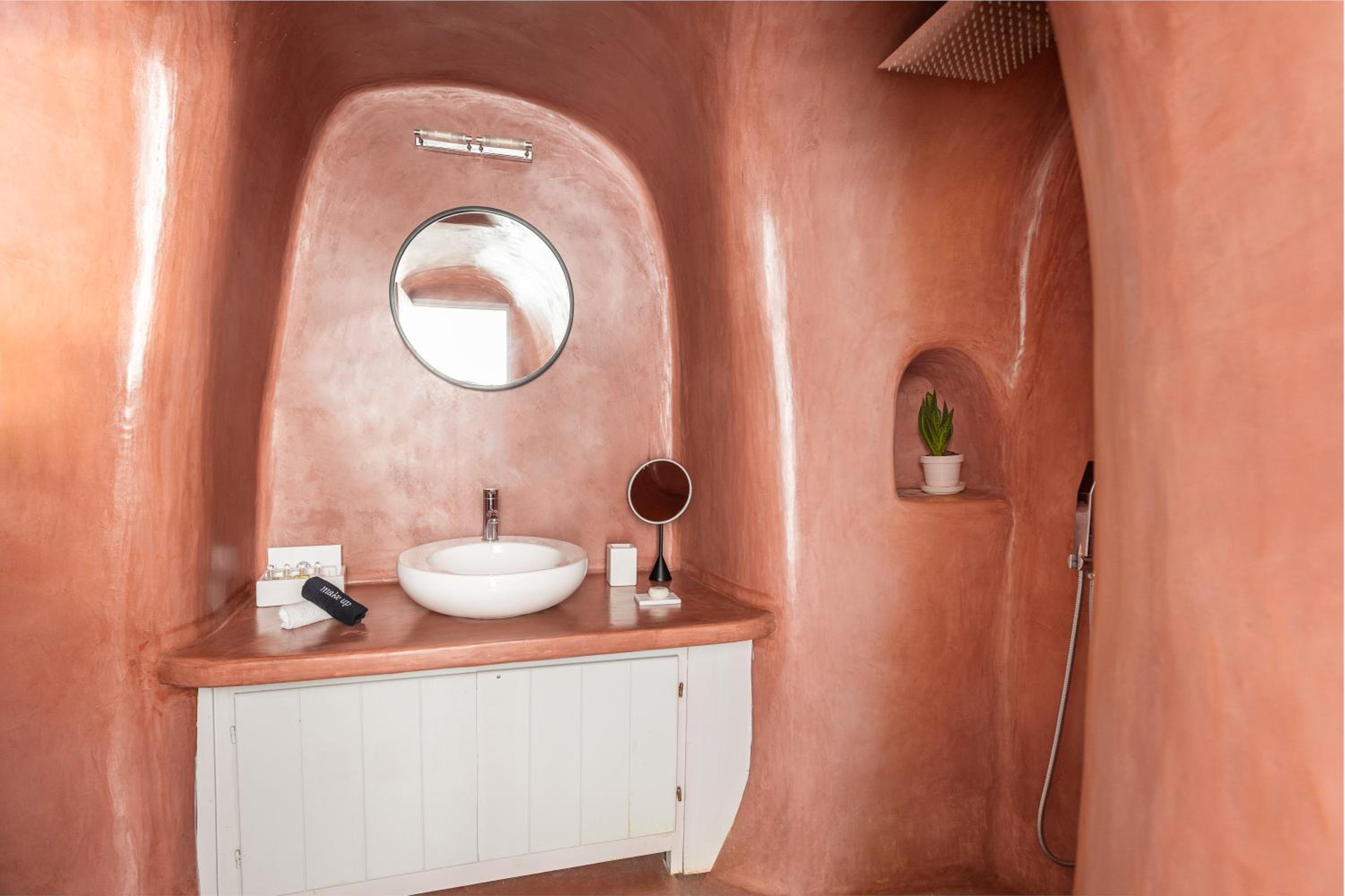 Cave Suite with Sea View - Photo 7