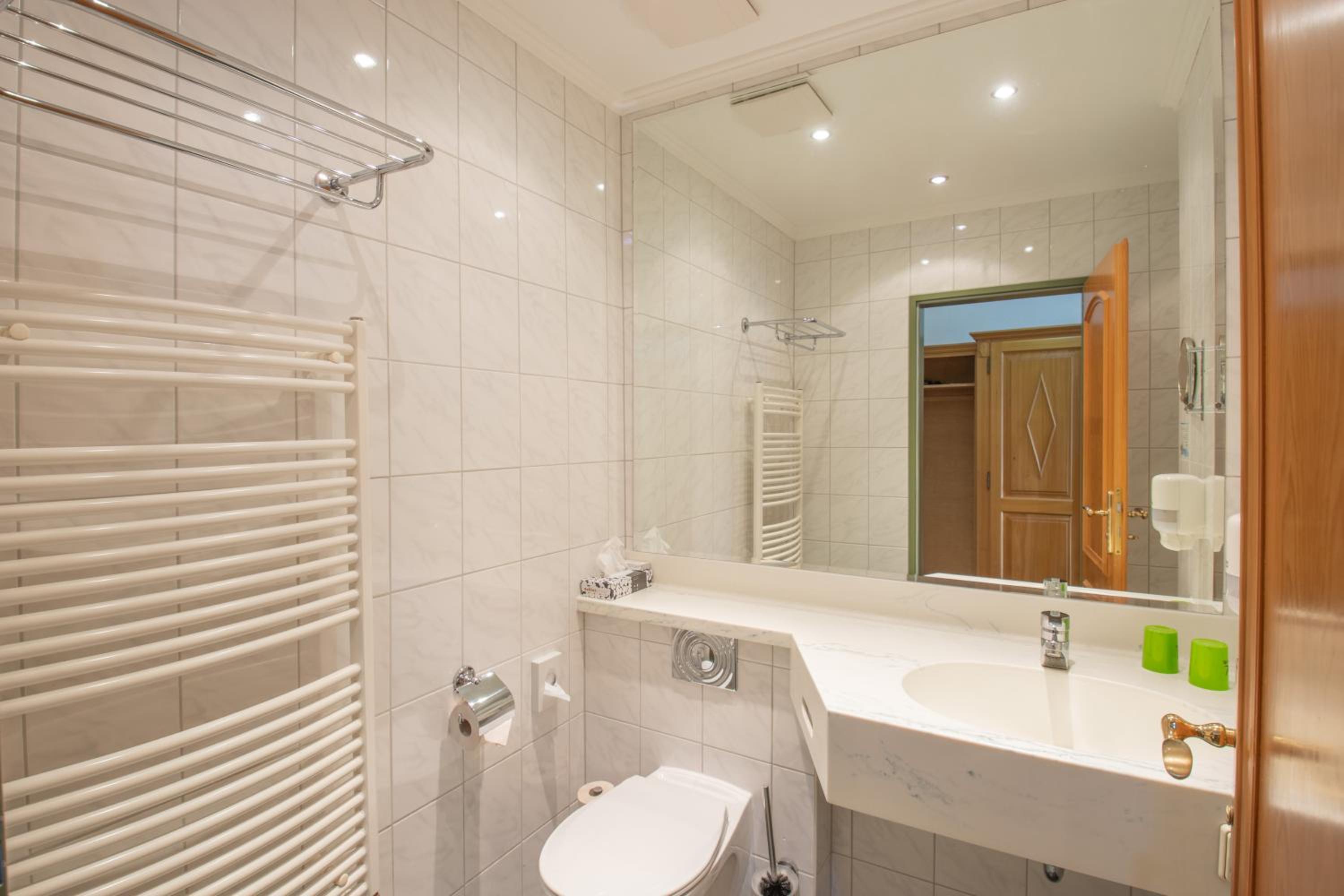 Double or Twin Room photo 3