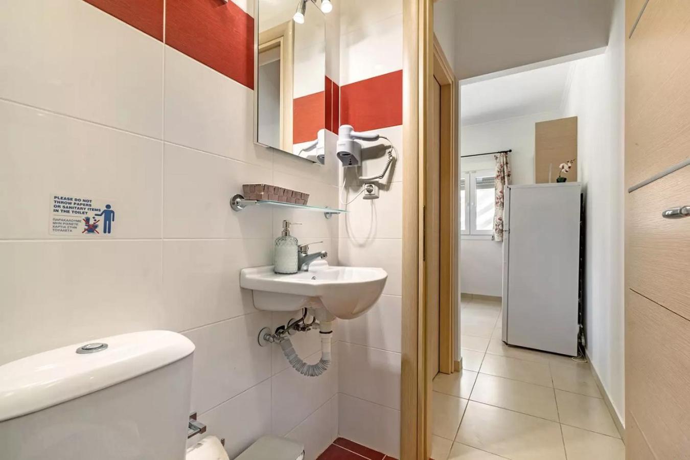 One-Bedroom Apartment - Photo 4