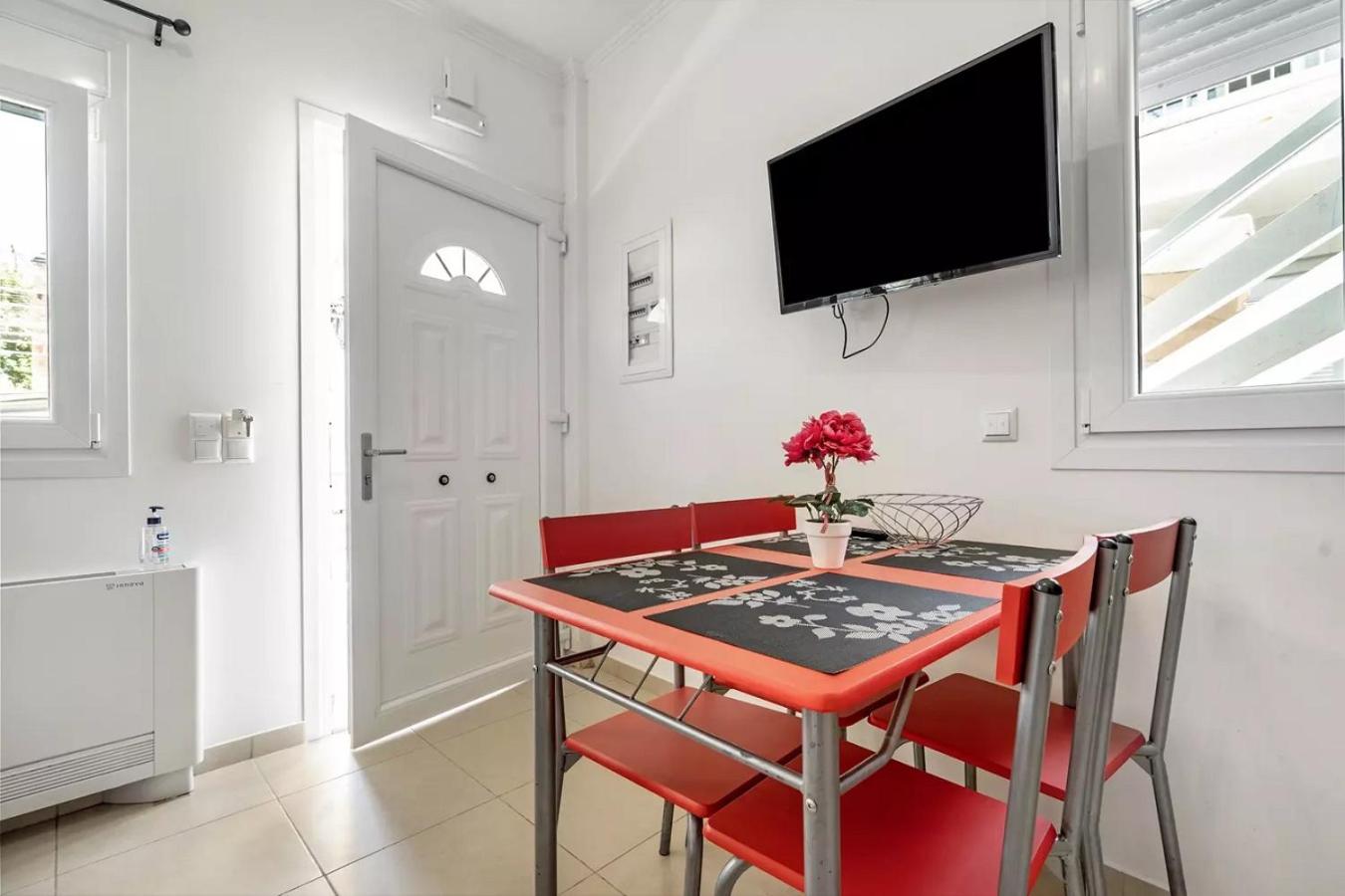 One-Bedroom Apartment - Photo 10