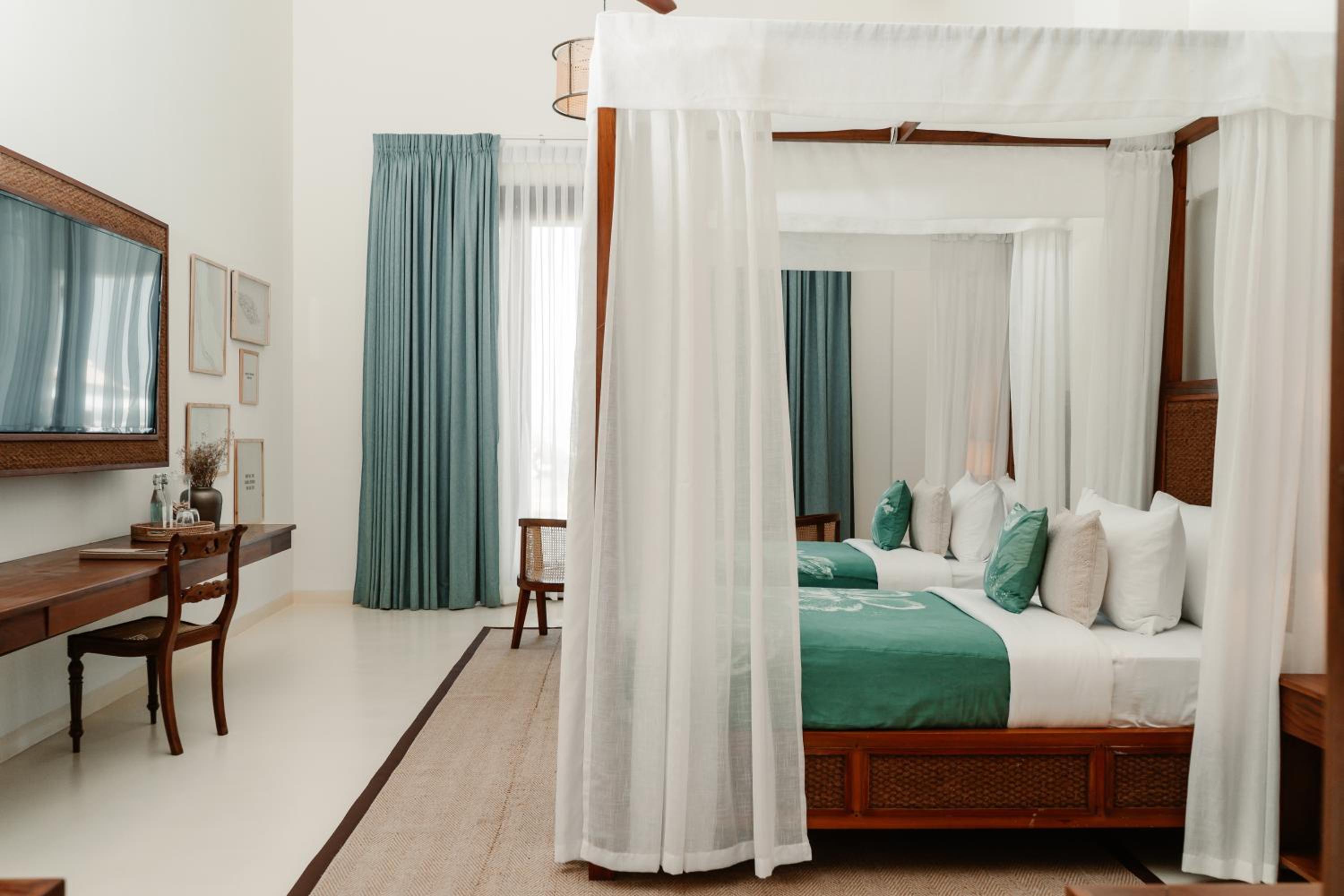 Deluxe Twin Room with Sea View photo 2