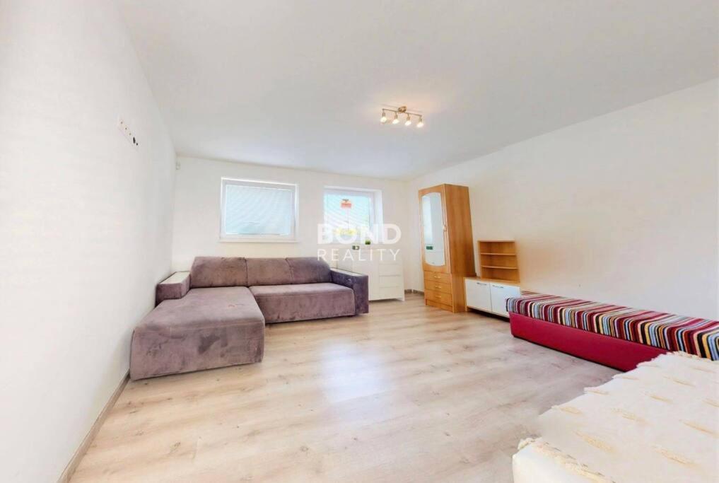 Four-Bedroom House photo 2