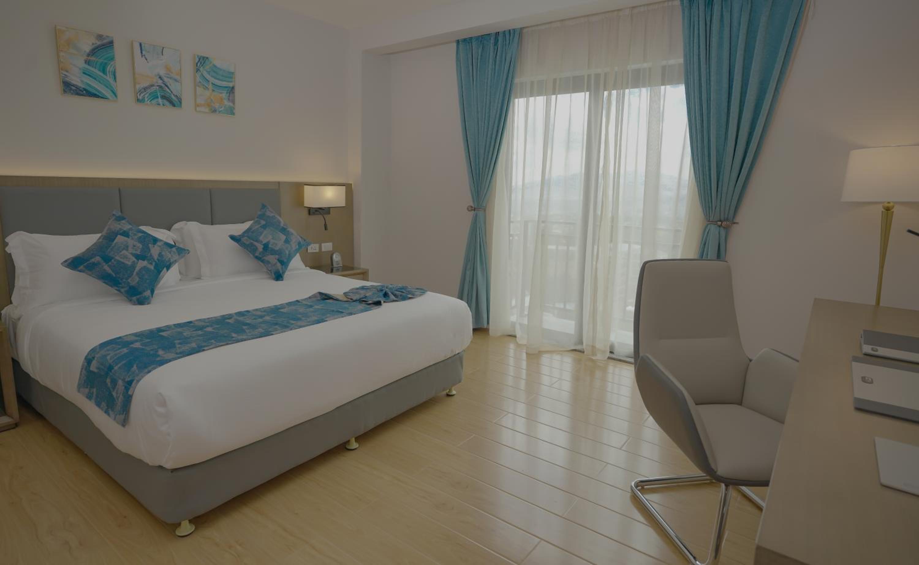 Standard King Room photo 1