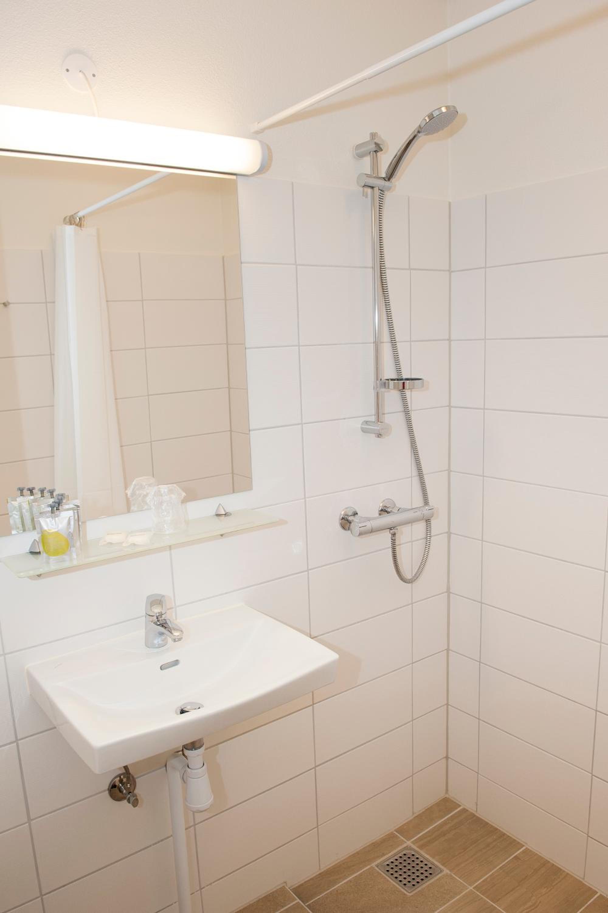 Family Room With Bathroom photo 3