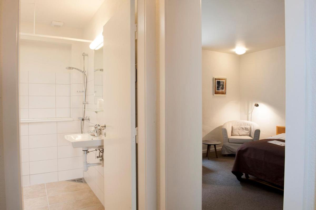 Family Room With Bathroom photo 2