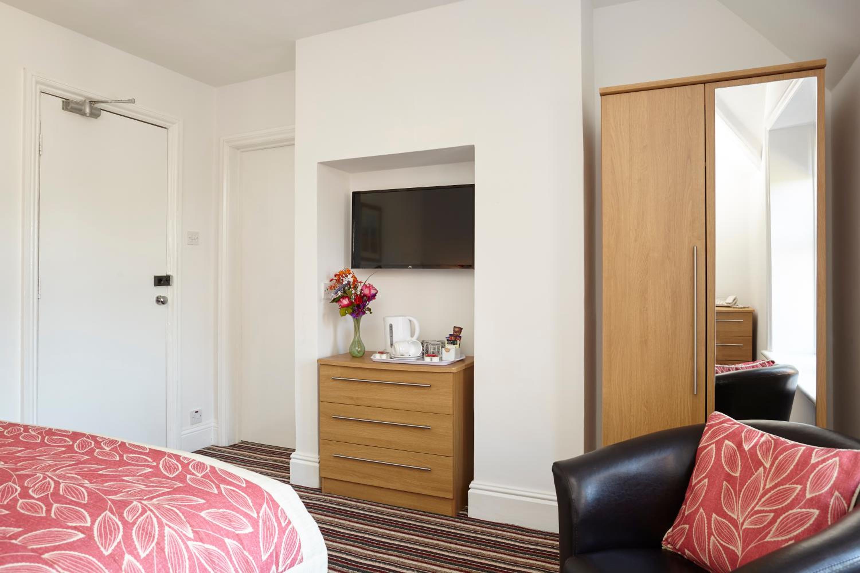 Standard Double Room - Photo 3
