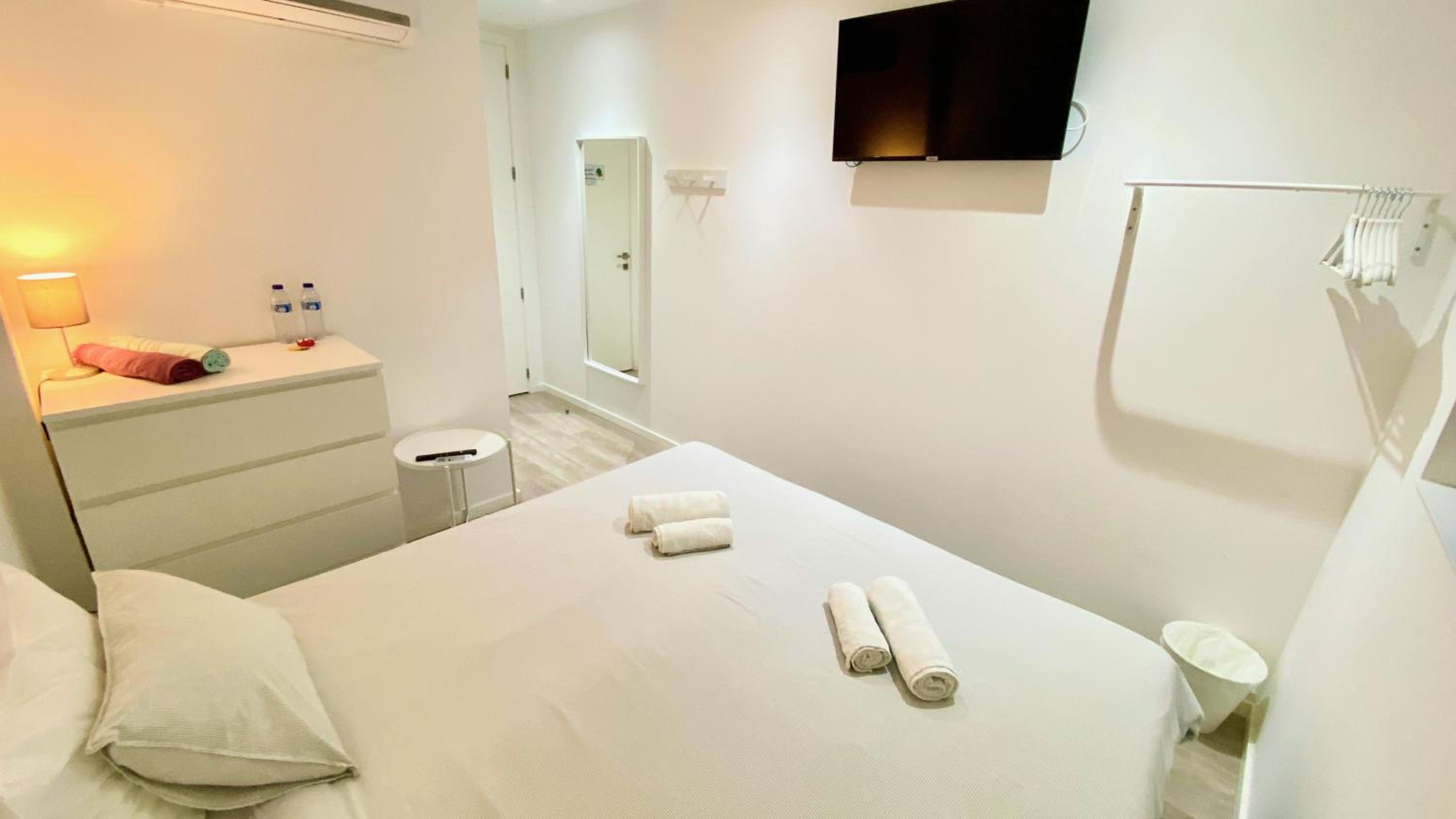Superior Deluxe Double or Twin Room  - Photo 8