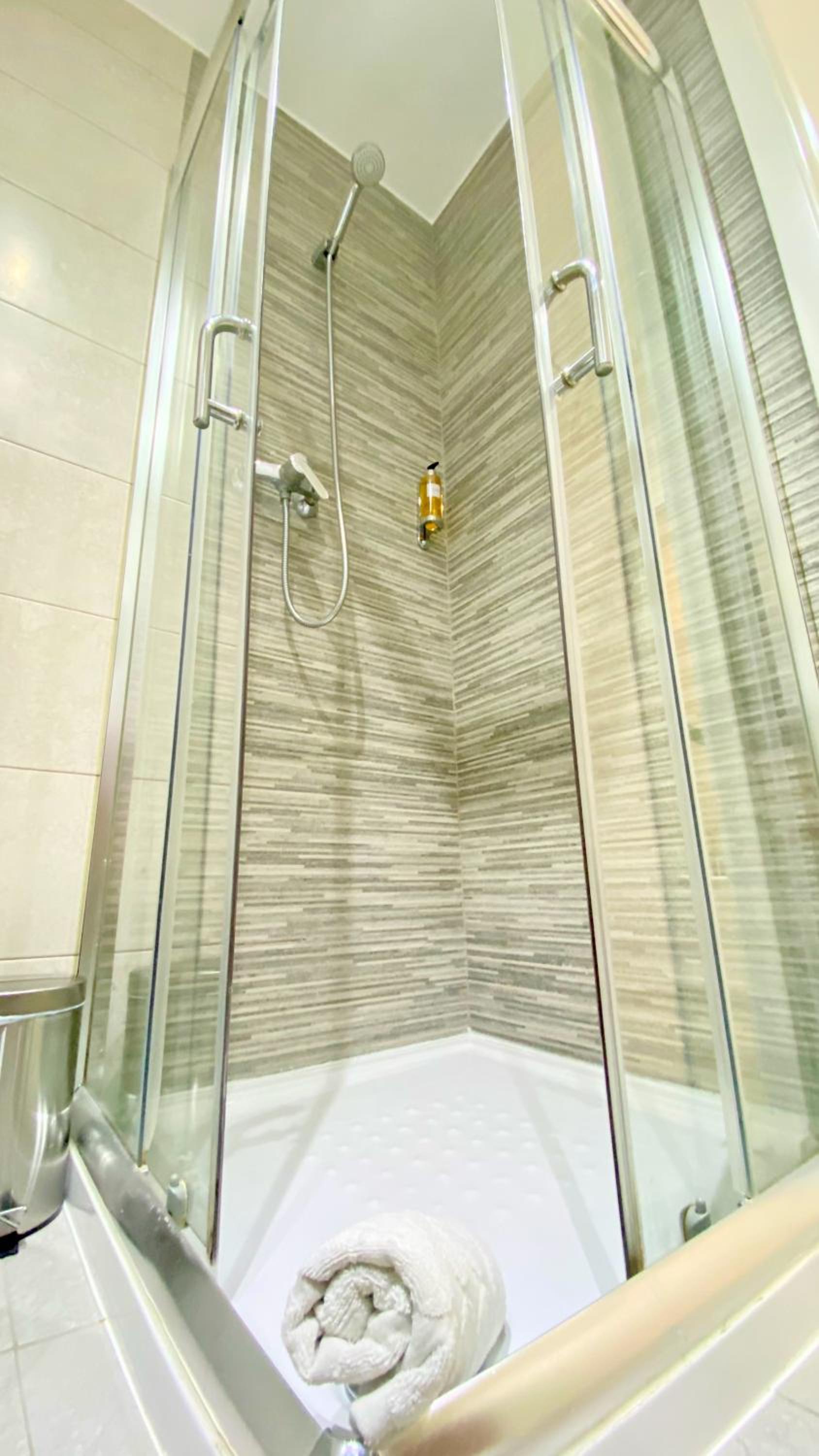 Superior Deluxe Double or Twin Room  - Photo 6