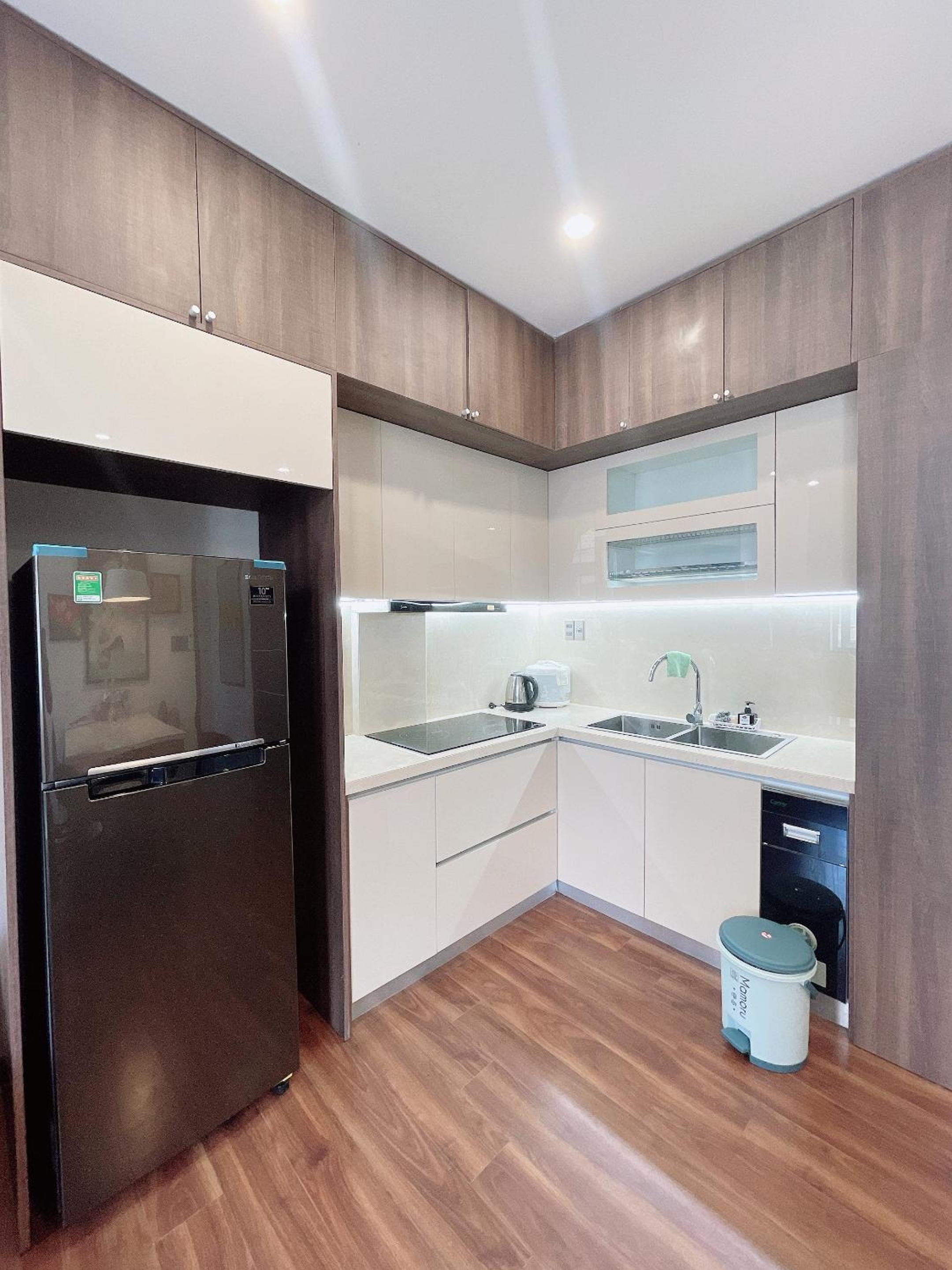 One-Bedroom Apartment - Photo 11
