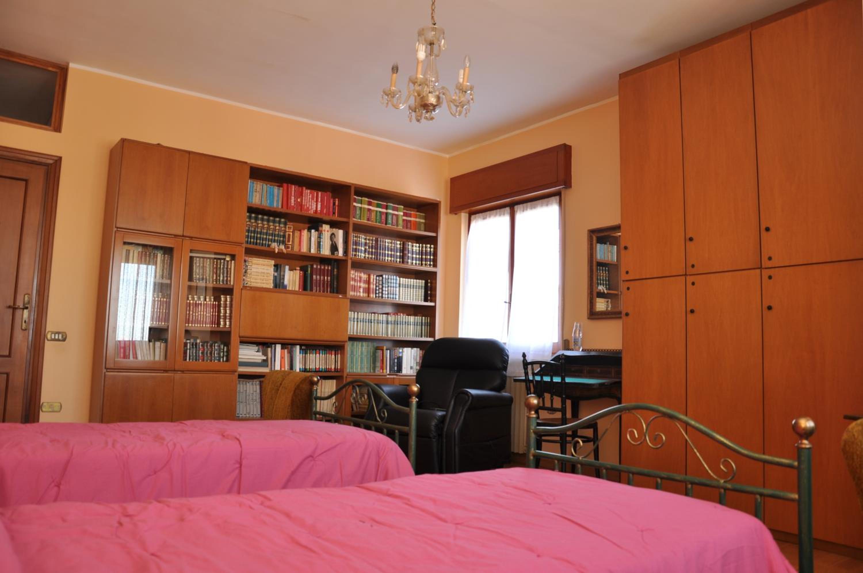 Deluxe Double or Twin Room - Photo 9
