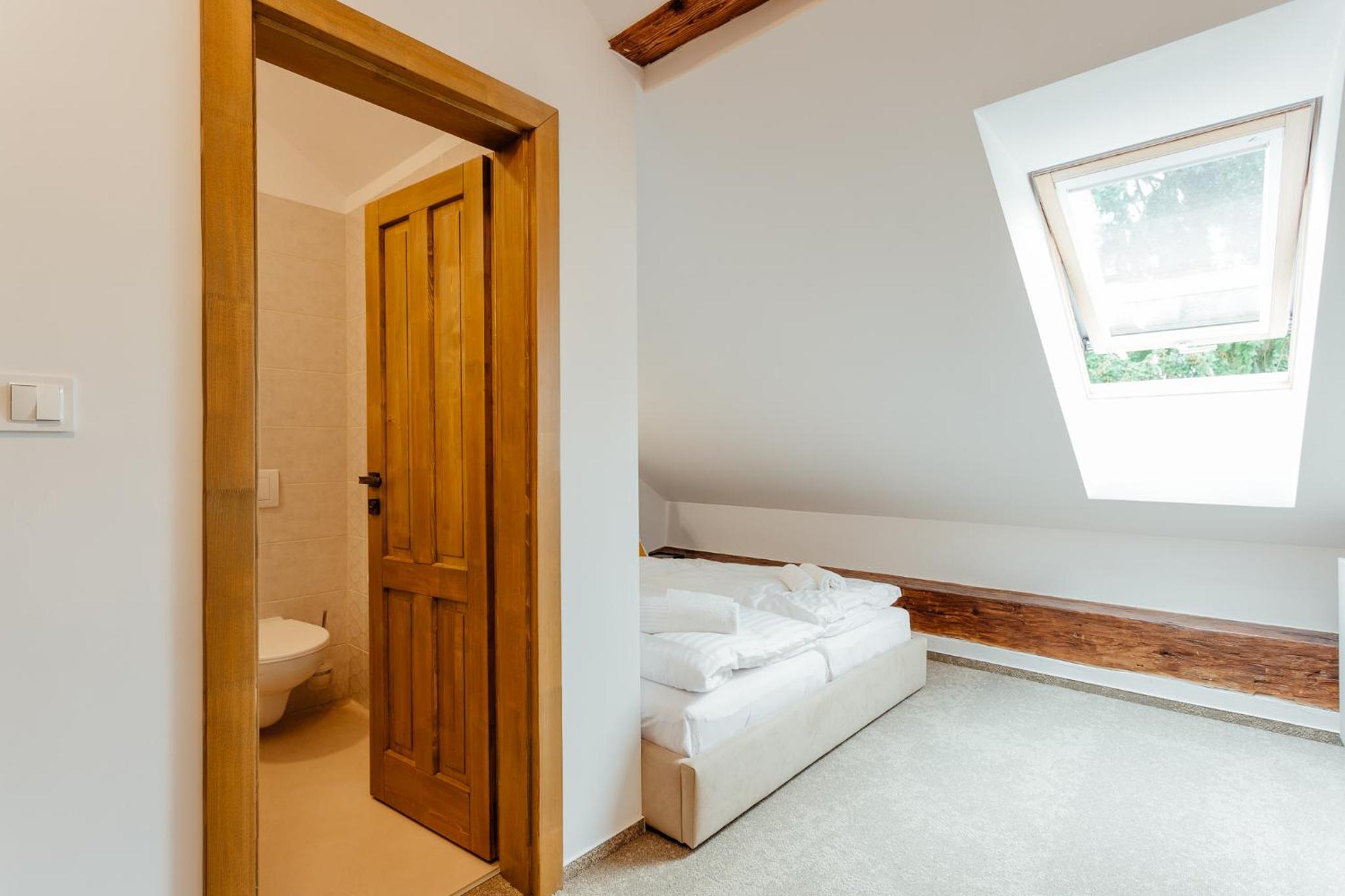 Standard Double Room - Photo 7