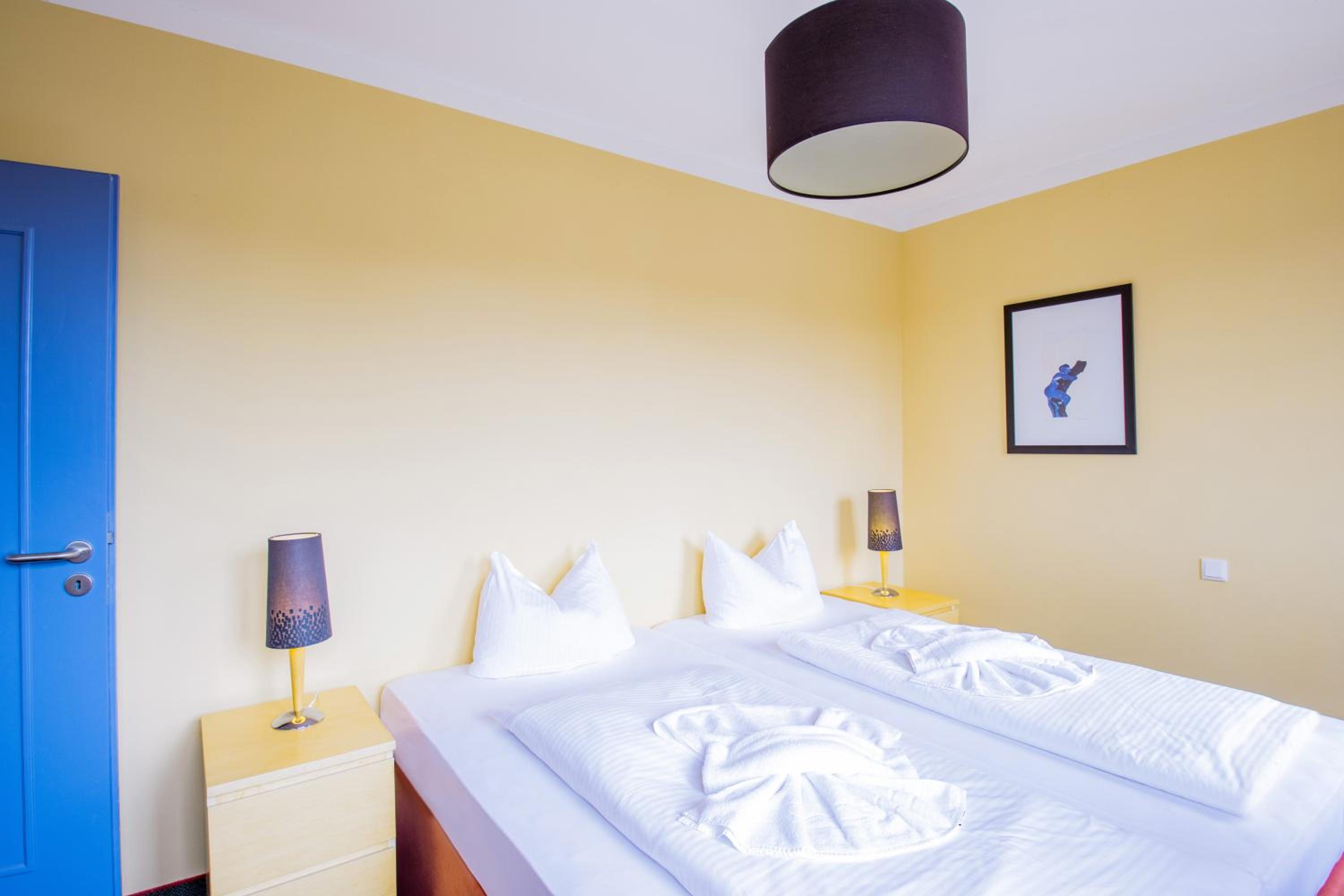 One-Bedroom Suite in the outbuilding  photo 3