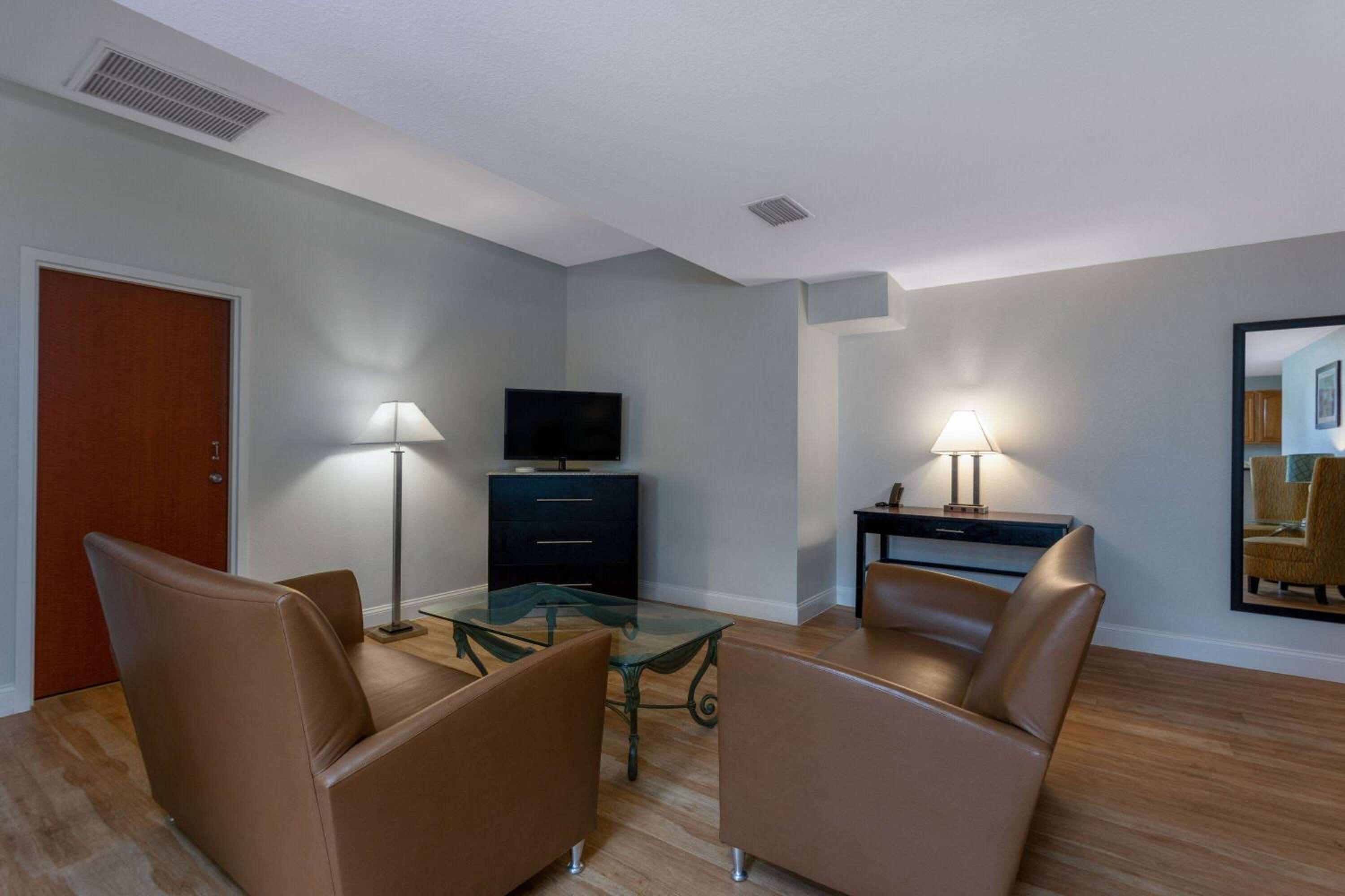 Two-Bedroom Suite - Non-Smoking - Photo 7