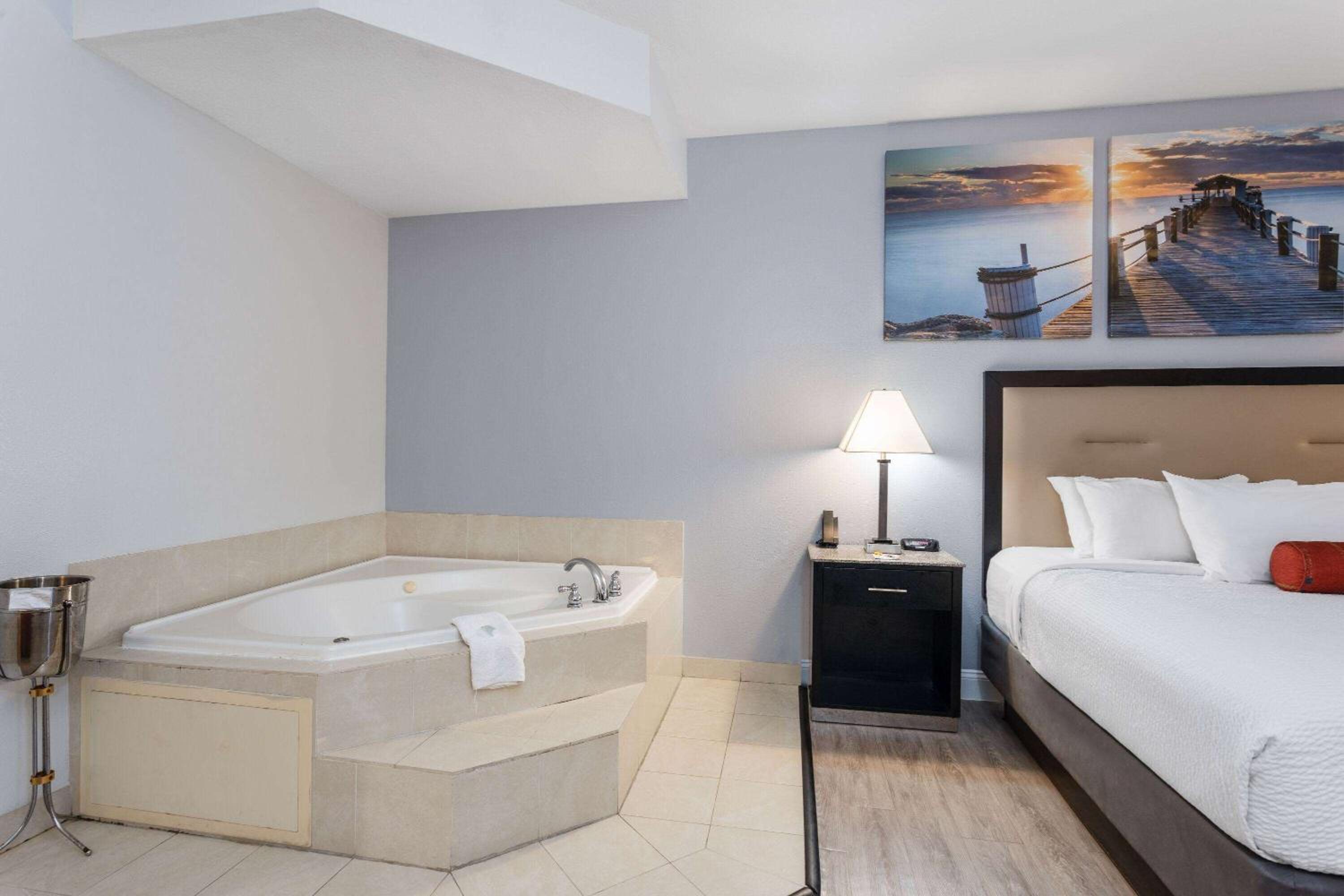Deluxe King Suite with Jetted Tub - Photo 38