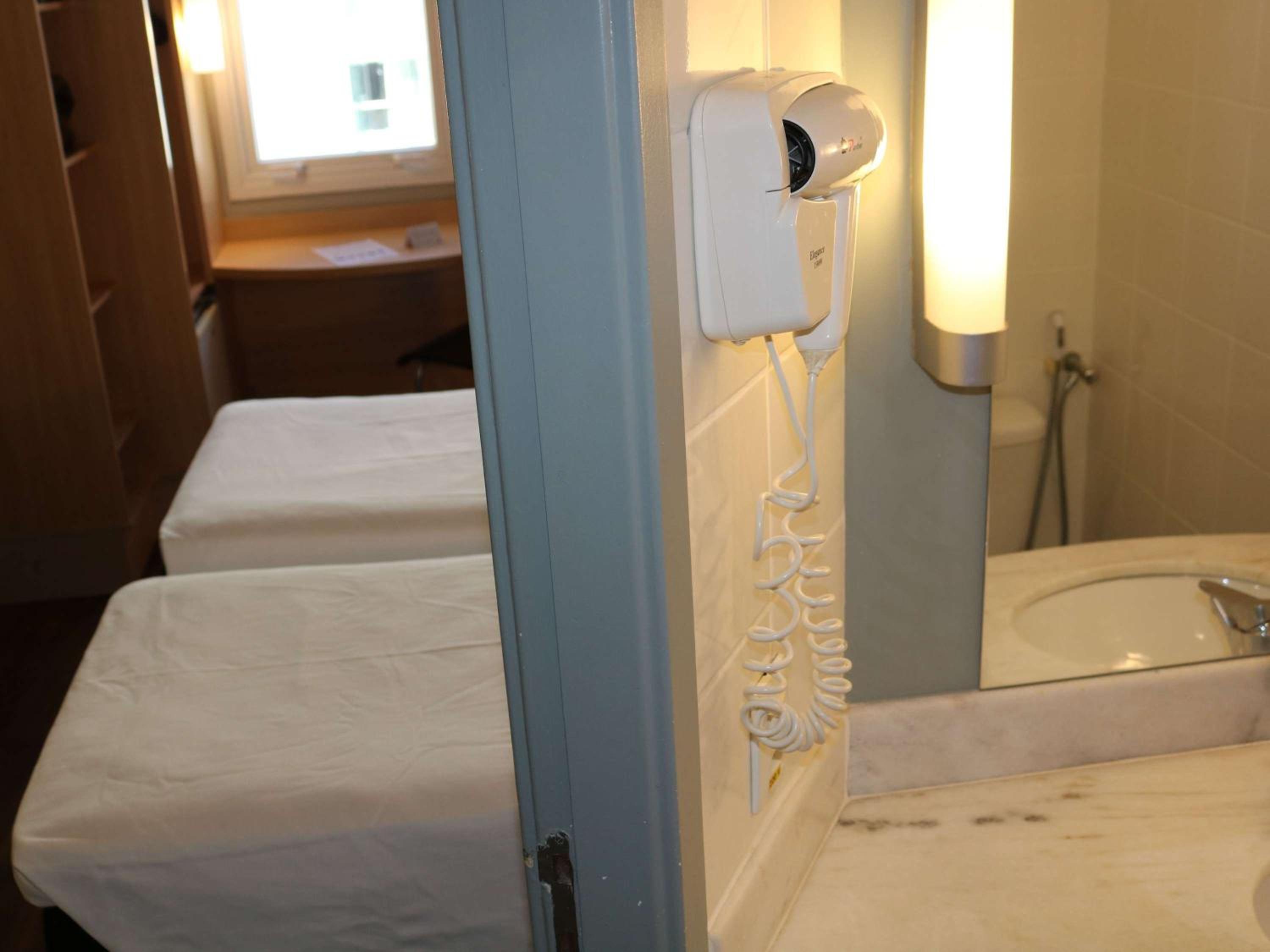 Standard Apartment with Two Single Beds - Photo 9