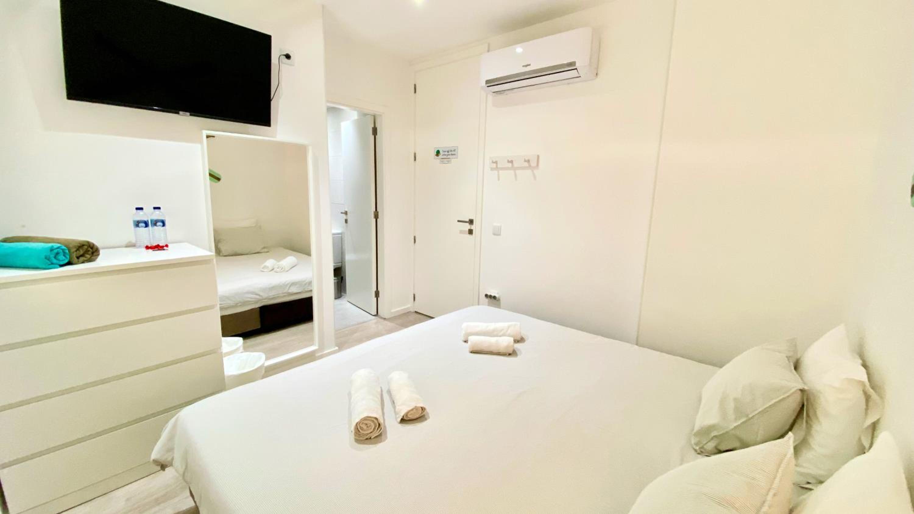 Deluxe Twin Room - Photo 7