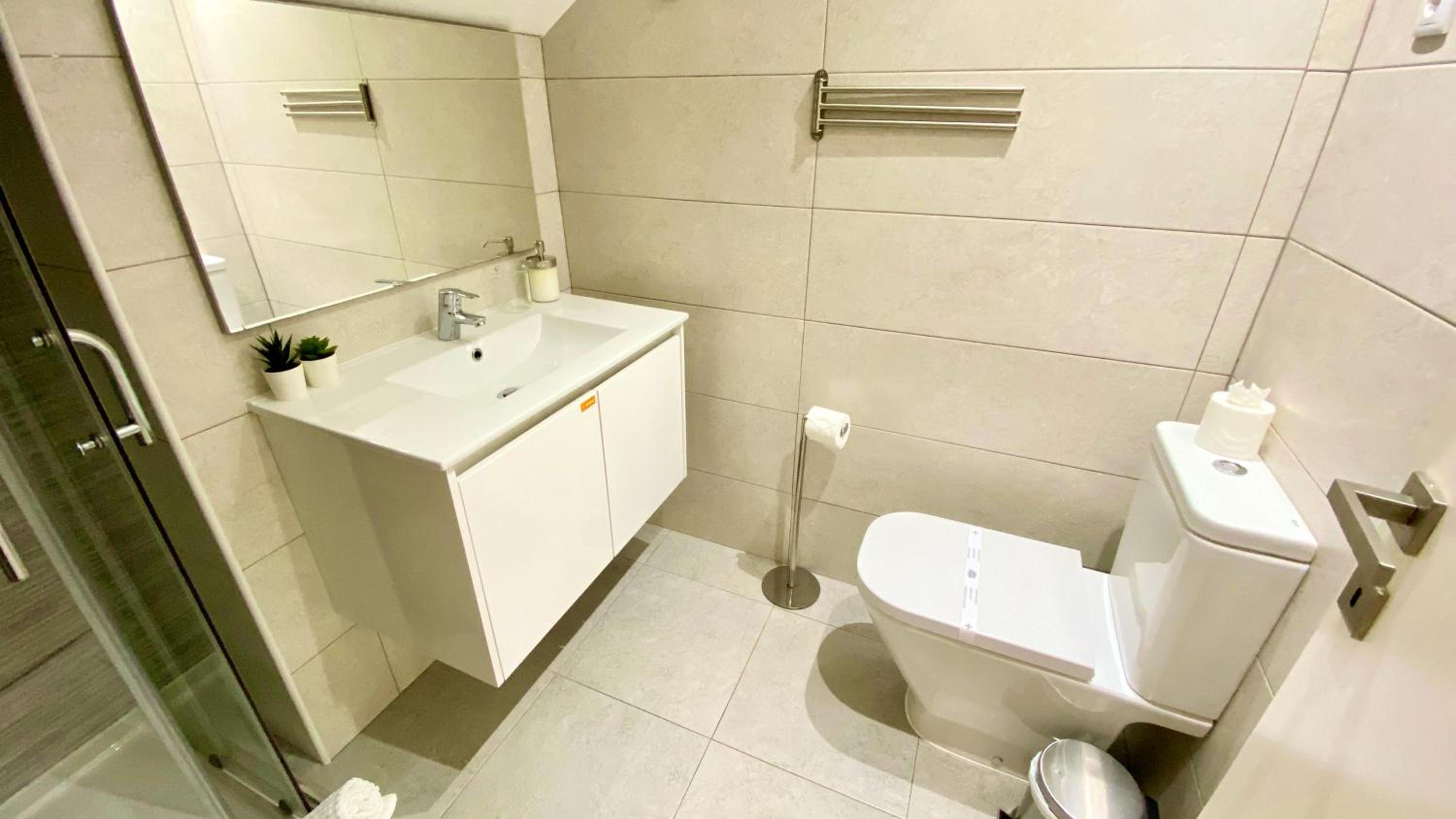 Deluxe Twin Room - Photo 8