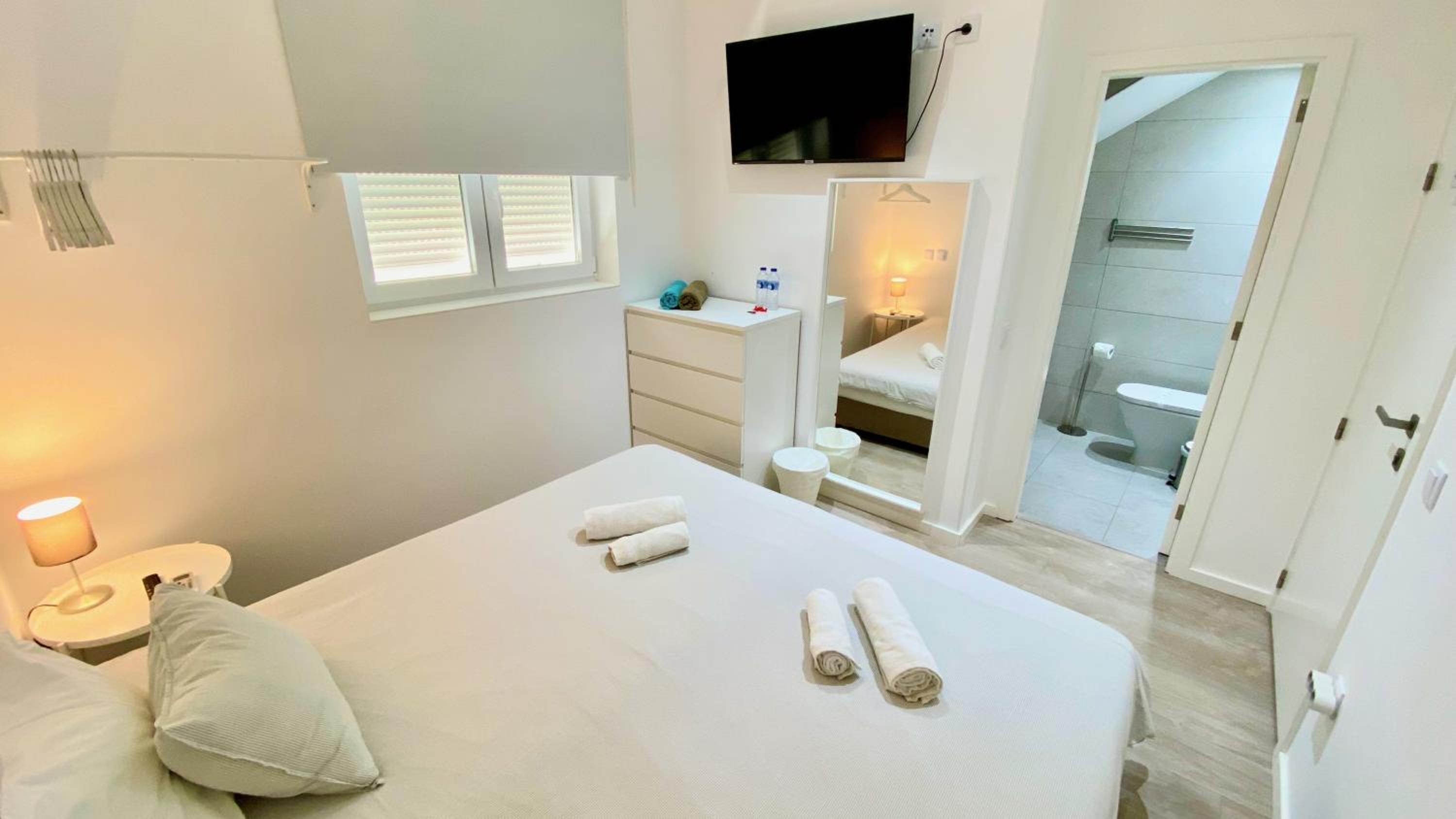 Deluxe Twin Room - Photo 3