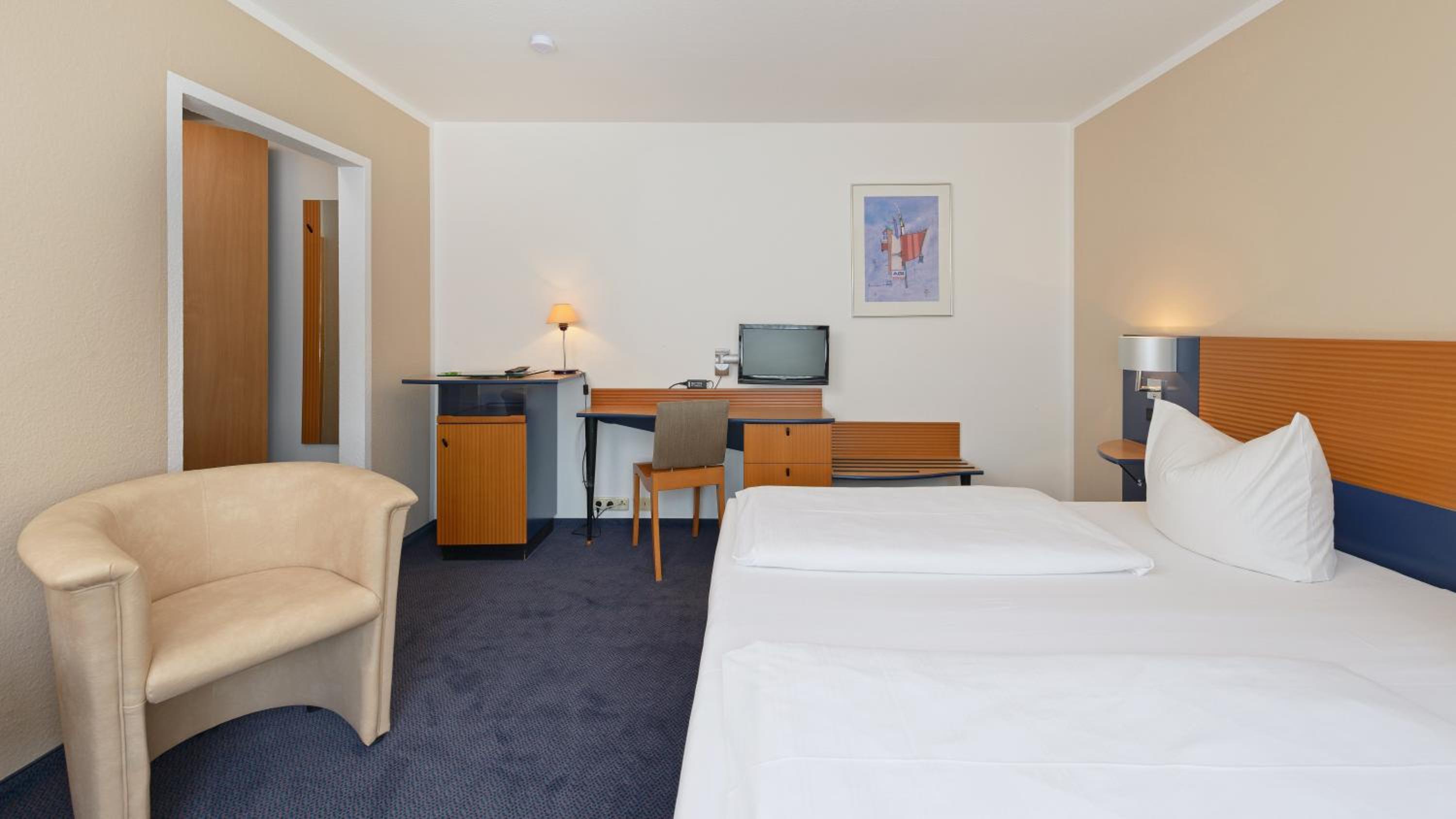 Single Room - Photo 1
