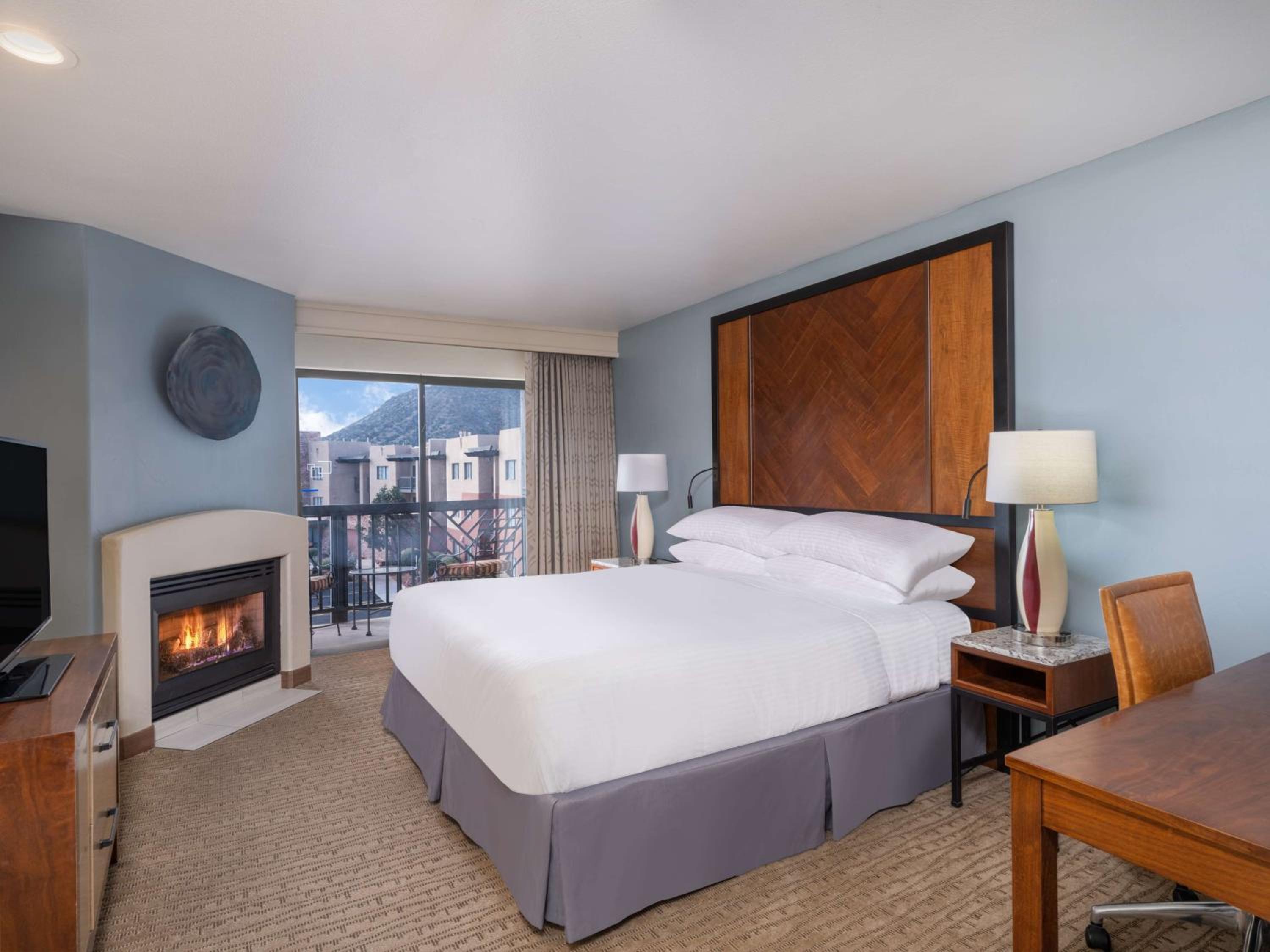 King Room With Balcony- Mountain View - Photo 1