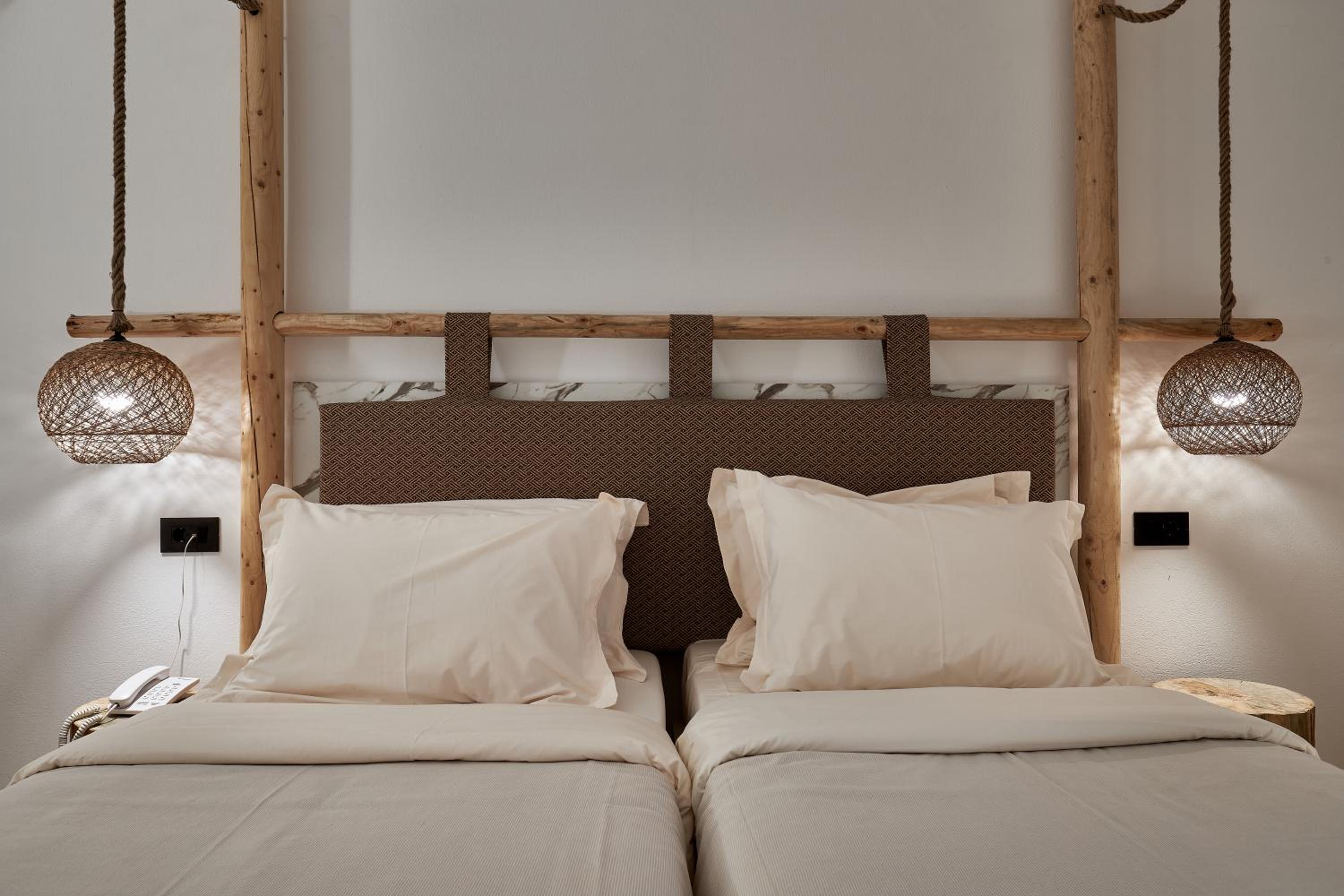 Double Room with Pool View photo 2