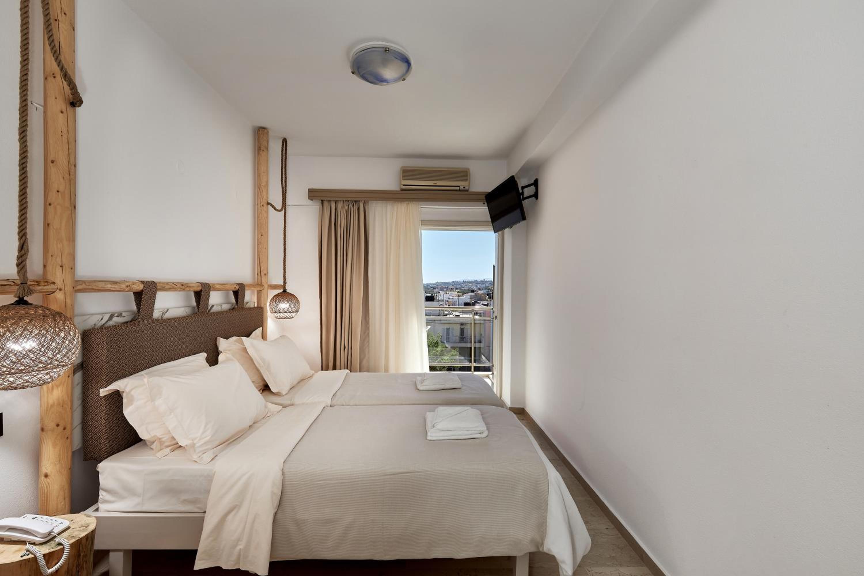Double Room with Pool View photo 1