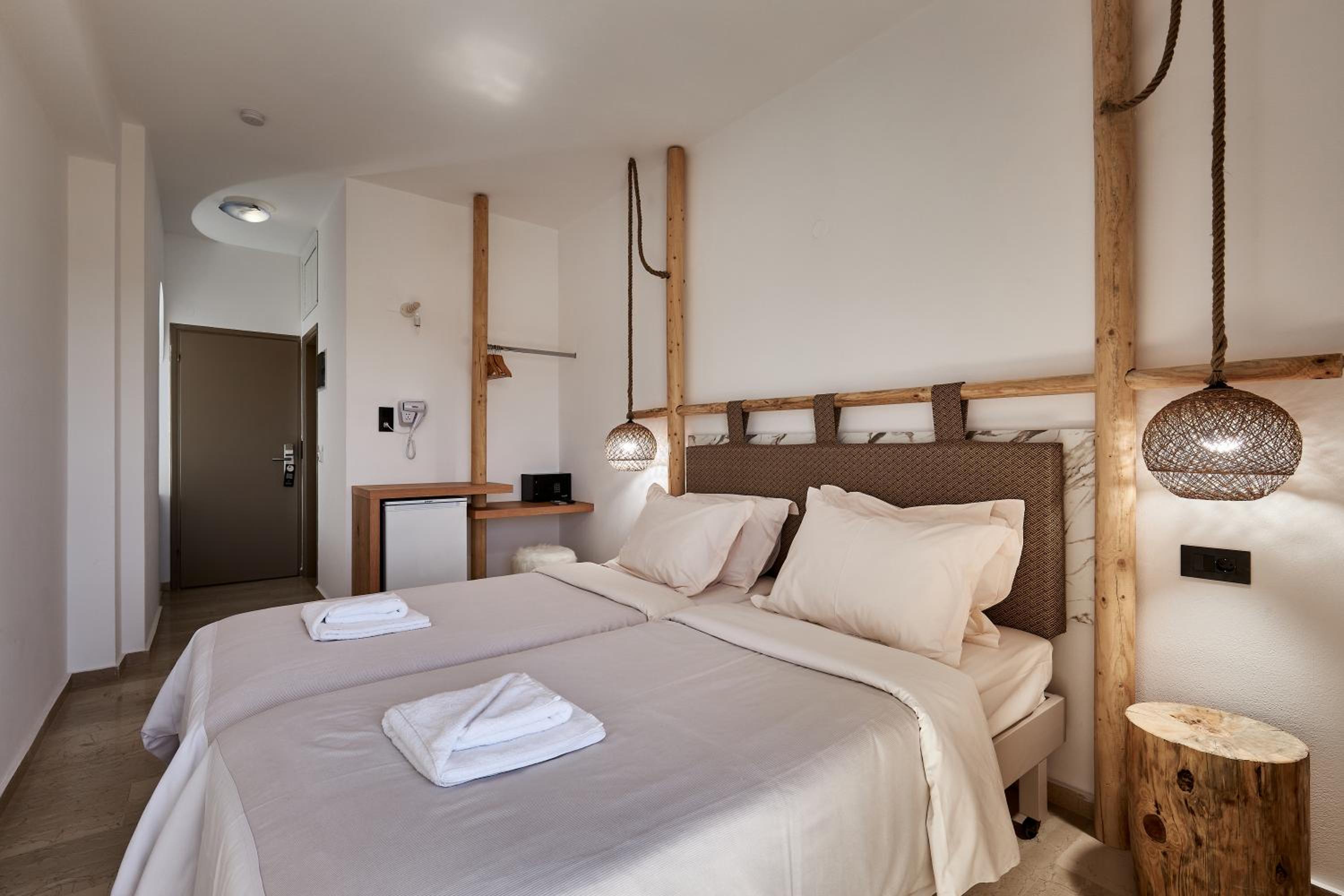 Double Room with Side Sea View photo 2